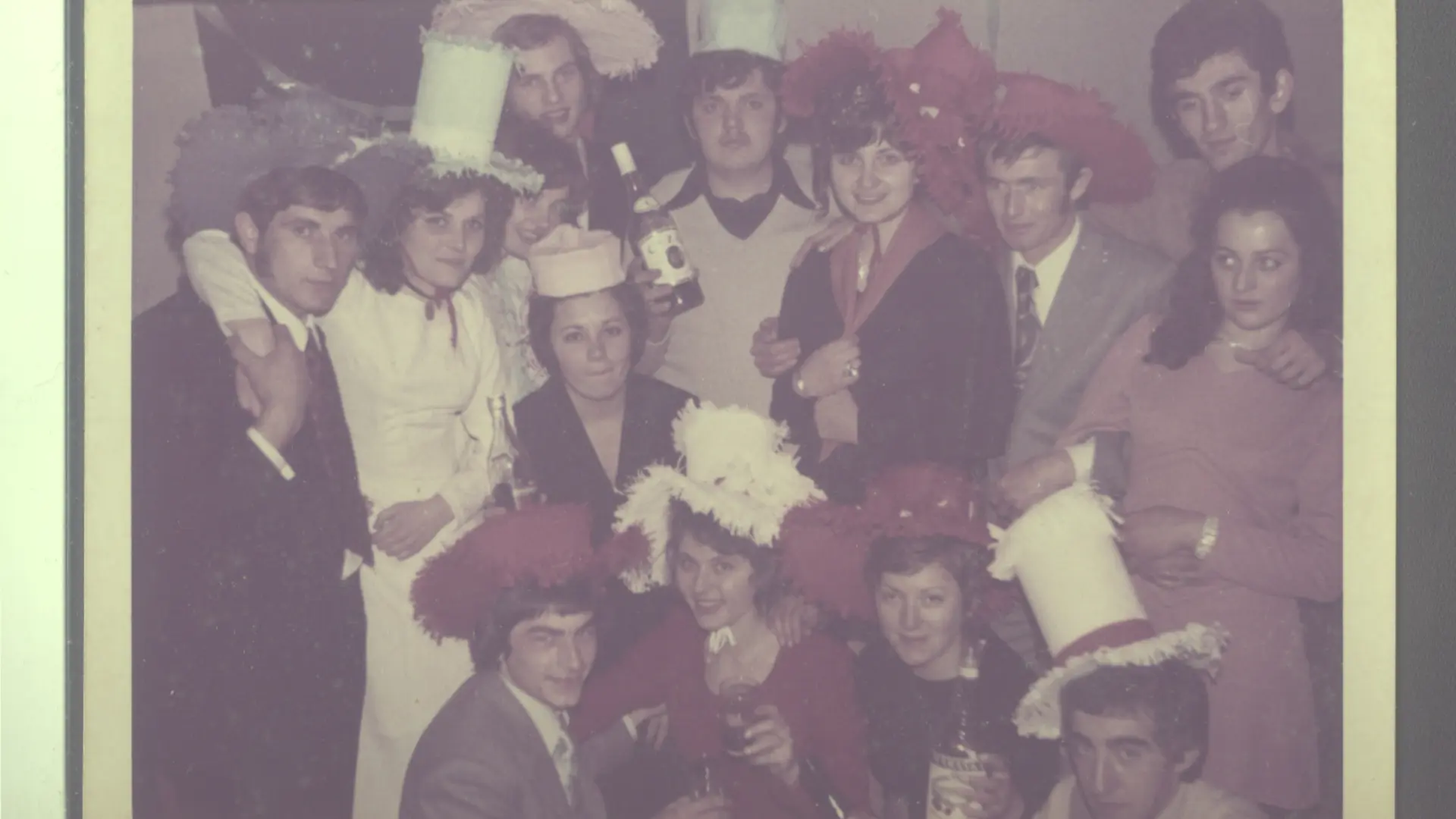 shutterstock_2544448331 jugoslavija devedesete osamdesete nostalgija nova godina nekad i sad-69418d067fddc.webp