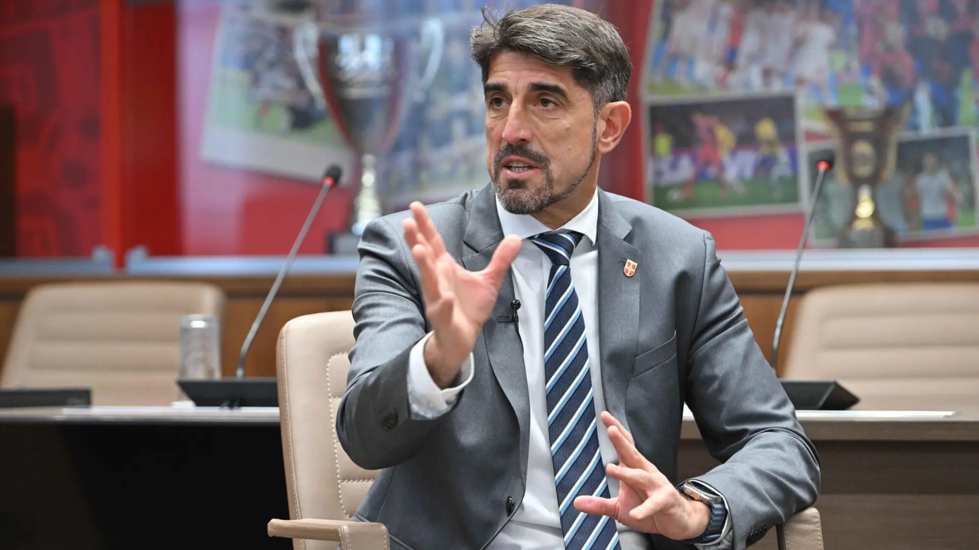 veljko paunović, potpis ugovora - 4 dec 2025 - foto FSS 3-693186129b1dc.webp