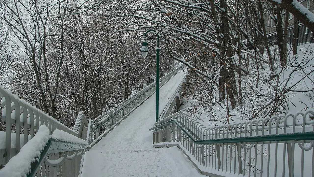 zima, stepenice, poledica, led-6939ba1a17e96.webp