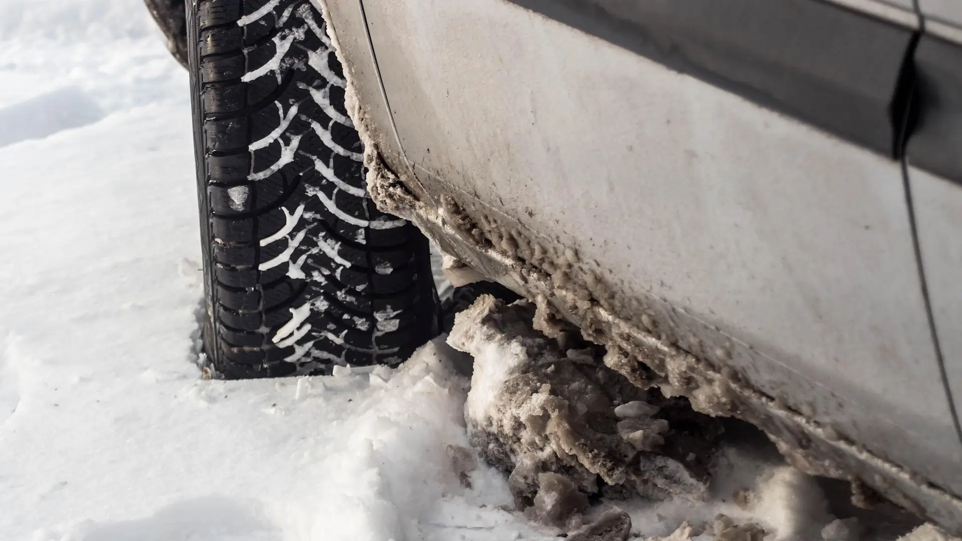 Automobil sneg zima točak led-6964fecb2989f.webp