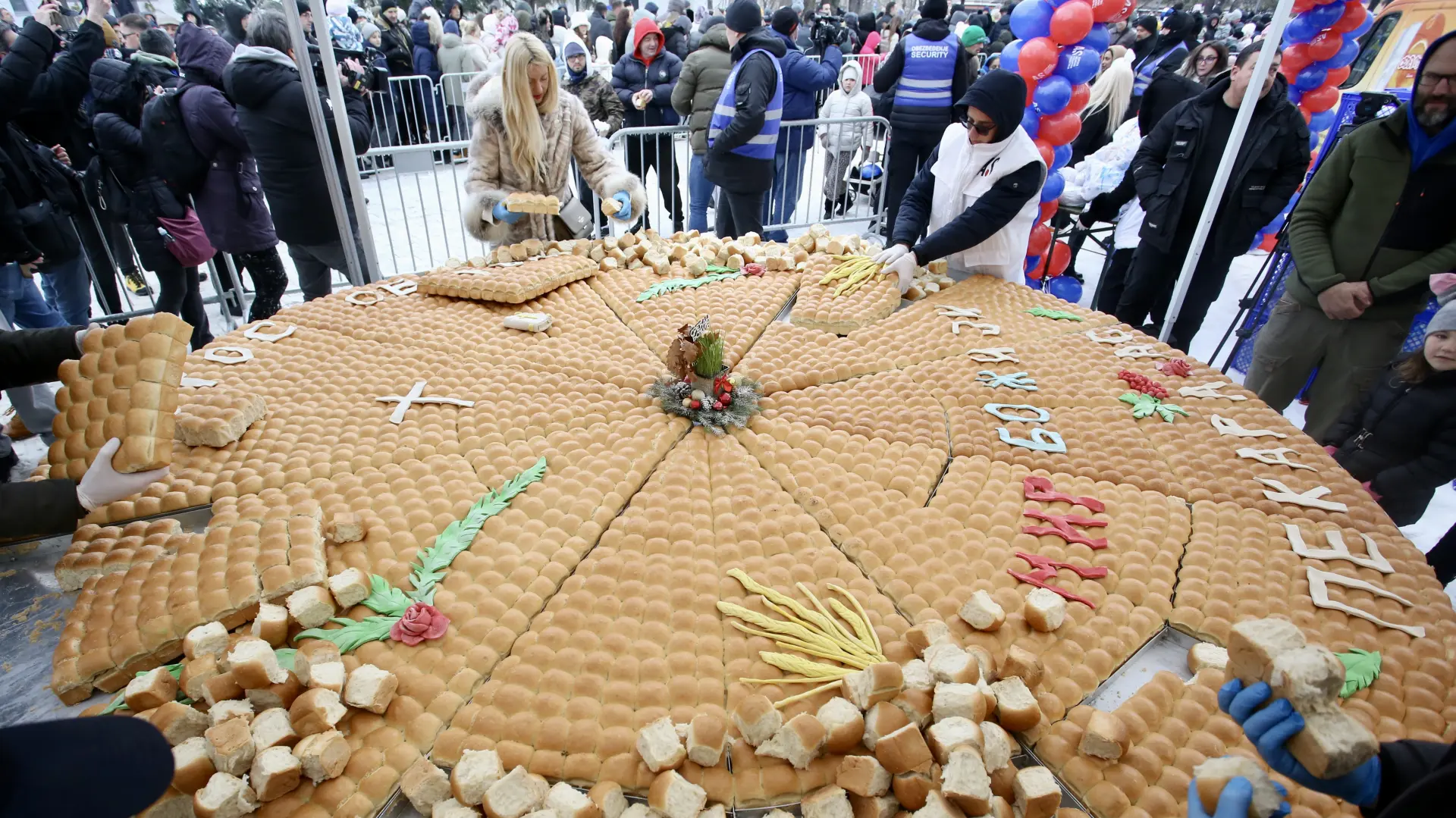 TANJUG, Božić, česnica, lomljenje česnice-695e3bbc7241e.webp