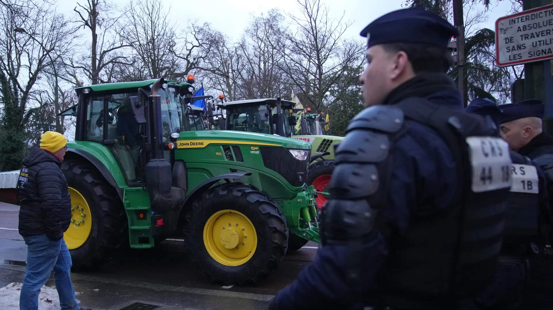 Tan2026-01-0809061694_5 protest poljoprivrednika francuska AP PhotoChristophe Ena-695f6a1d9fe8d.webp