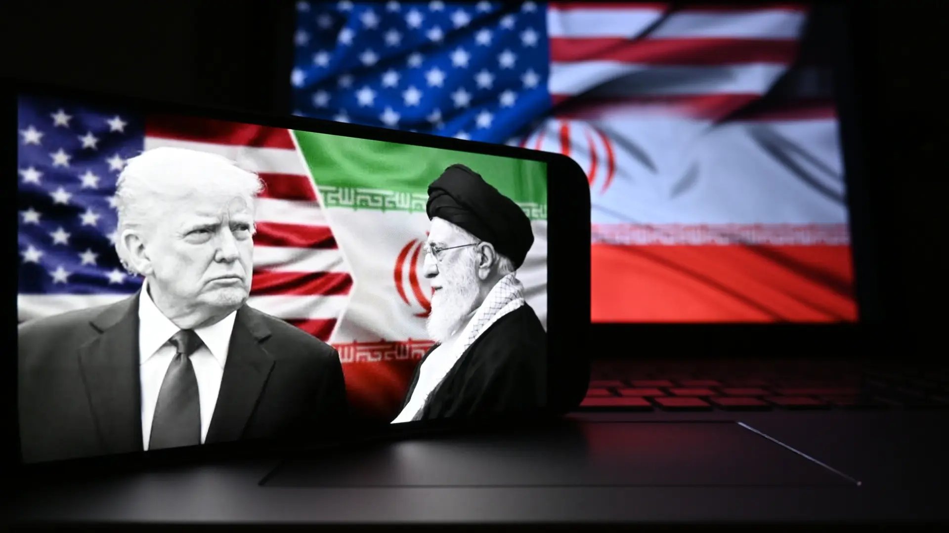 donald tramp, ajatolah ali hamnei, iran, sad, sjedinjene američke države - shutterstock_2641522997-696405ed3a3ce.webp