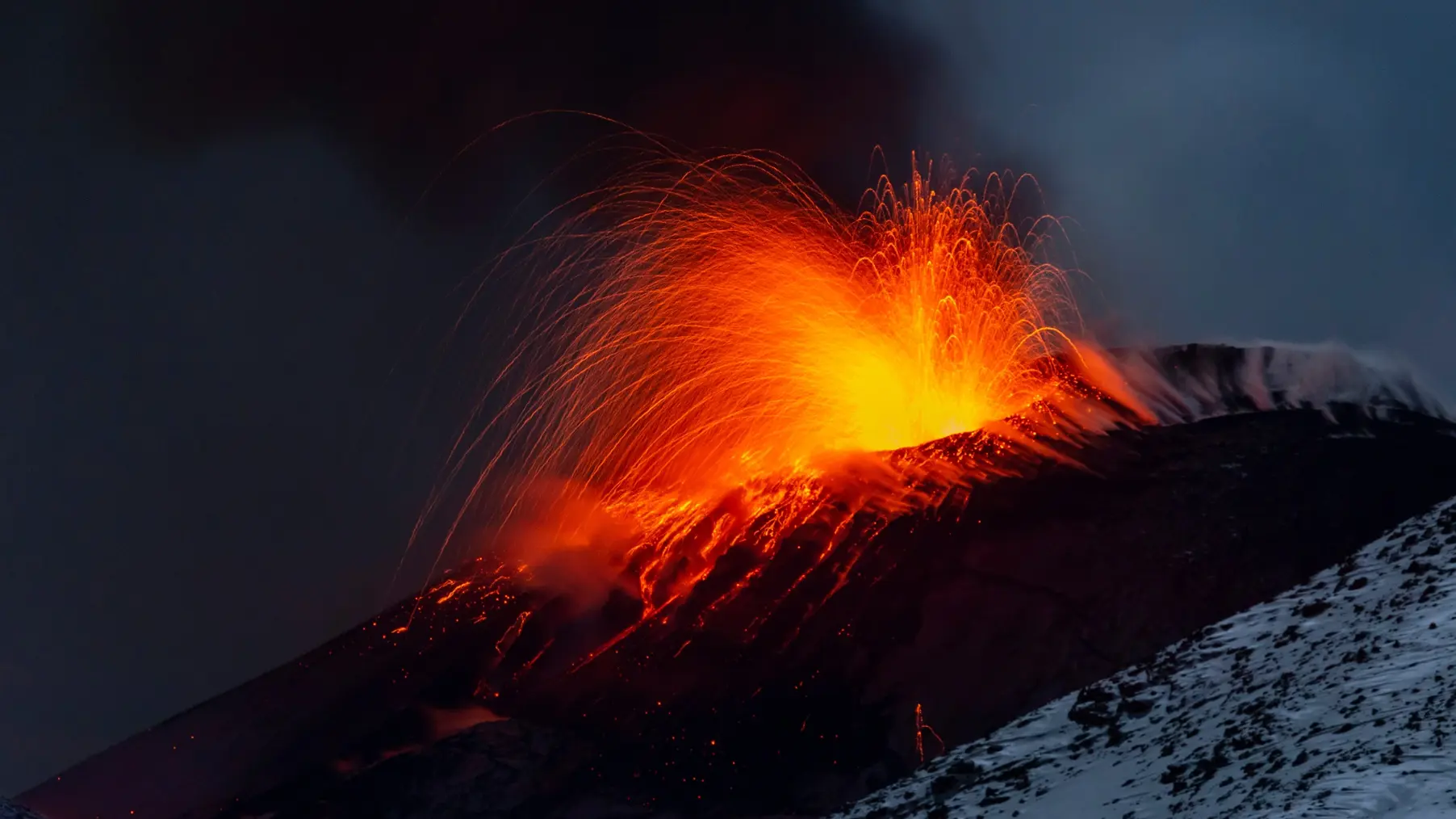 erupcija etne, etna - 29 dec 2025 - AP Photo Salvatore Allegra, File - AP25363055058064-695810ccc4346.webp