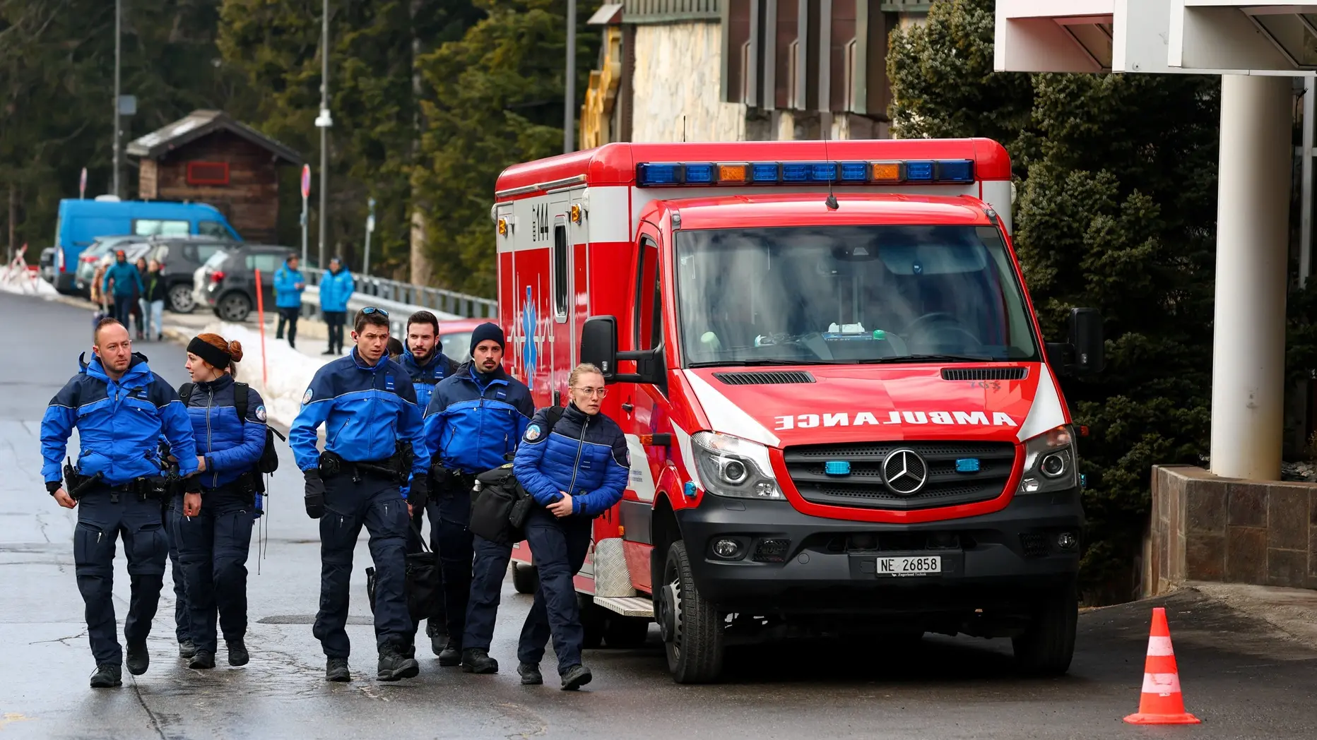 kran montana, eksplozija požar u baru u kran montani, švajcarska - 2 jan 2025 - Reuters (3)-6957c75d4c101.webp