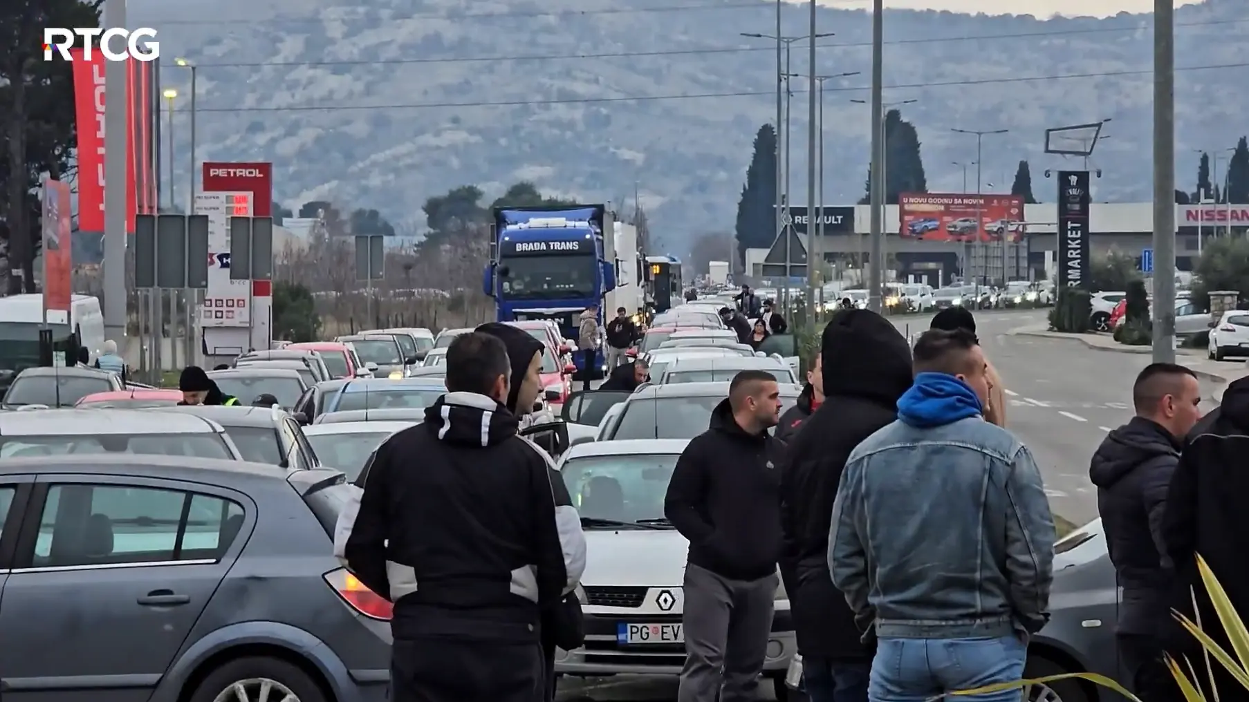 meštani botuna blokirali put ka cetinju, botun - 13 jan 2026 - Printscreen X RTCG (2)-696671310f523.webp