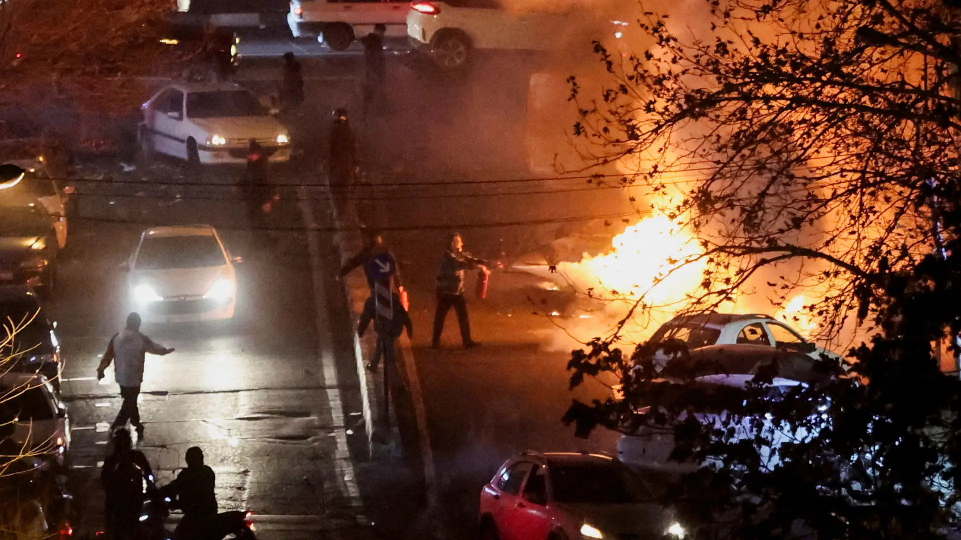 nemiri protesti neredi demonstracije u teheranu iranu, teheran, iran - 12 jan 2026 - Stringer WANA (West Asia News Agency) via REUTERS - 2026-01-12T170655Z_1998524807_RC2AXIA6YQ68_RTRMADP_3_IRAN-ECONOMY-PROTESTS-6966603f0f0ac.webp