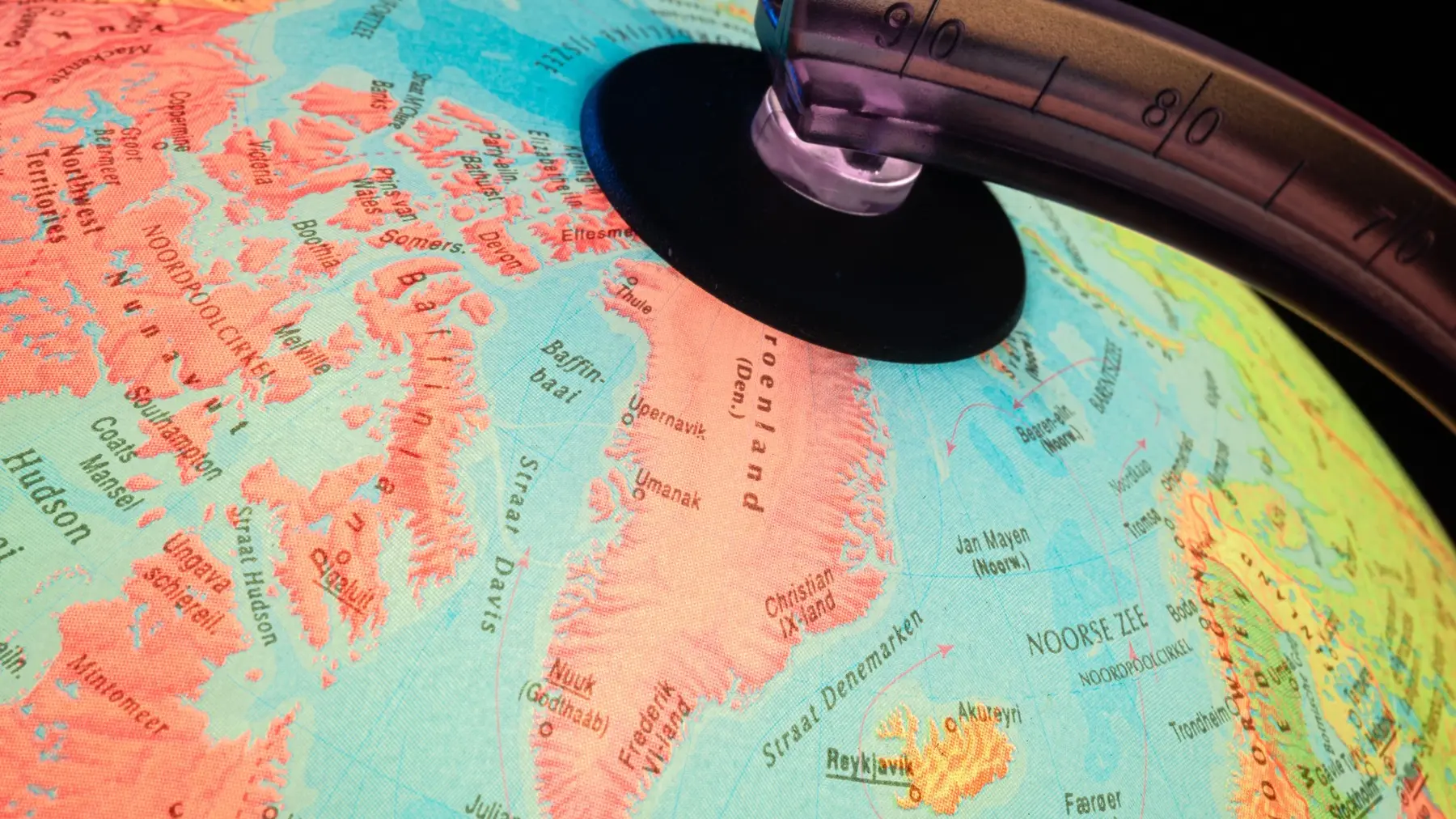 profimedia-0997456588 grenland mapa globus-696112f66bc57.webp