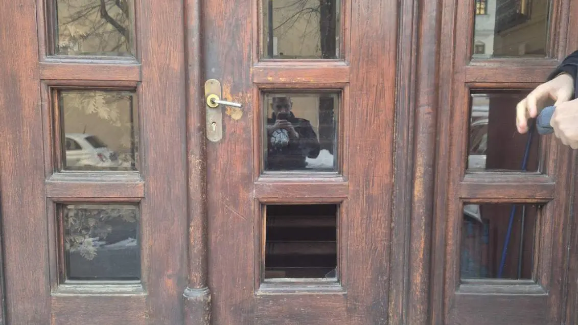 razbijena stakla na zgradi patrijaršije, 13 jan 2025 - TANJUG OMK MUP REPUBLIKE SRBIJE (1)-6966a0f501d0d.webp