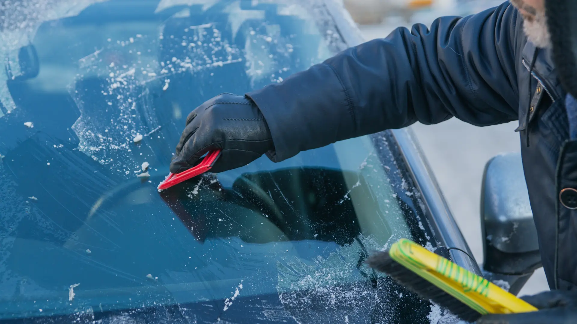 shutterstock, šoferka, led, auto, vozači, zima-6978b620abb8c.webp