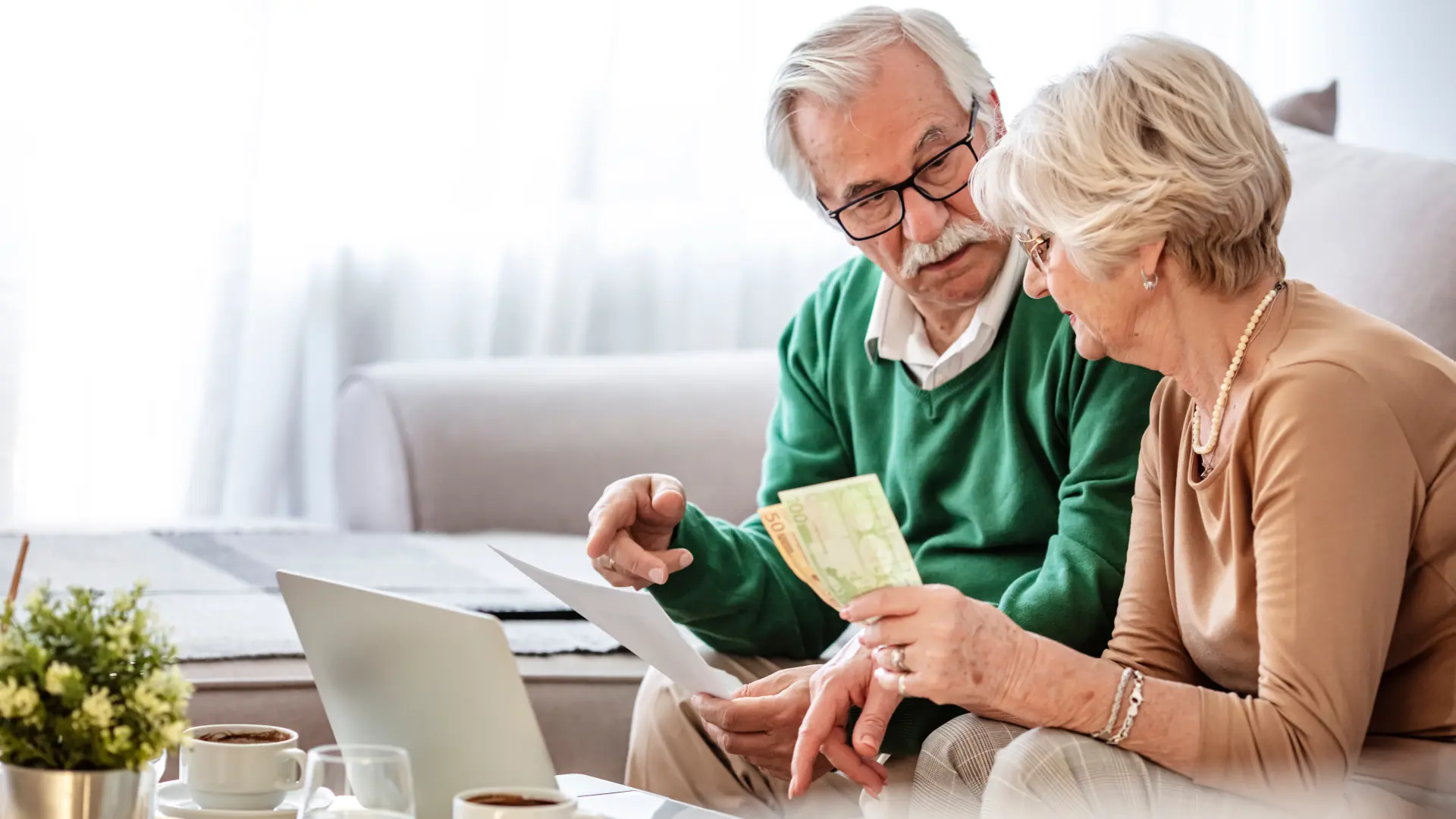 shutterstock, penzioneri, penzija, stariji, baba i deda-696f6e126e872.webp