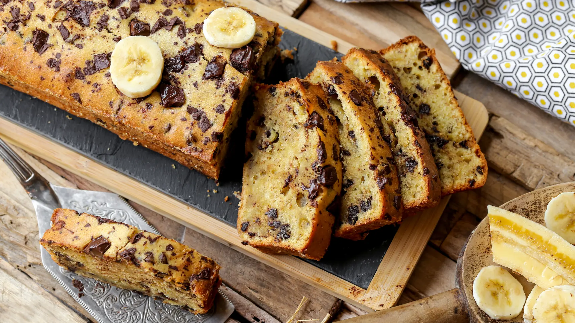 shutterstock_1830619106 banana bred banana hleb od banane-6972024c1c15d.webp