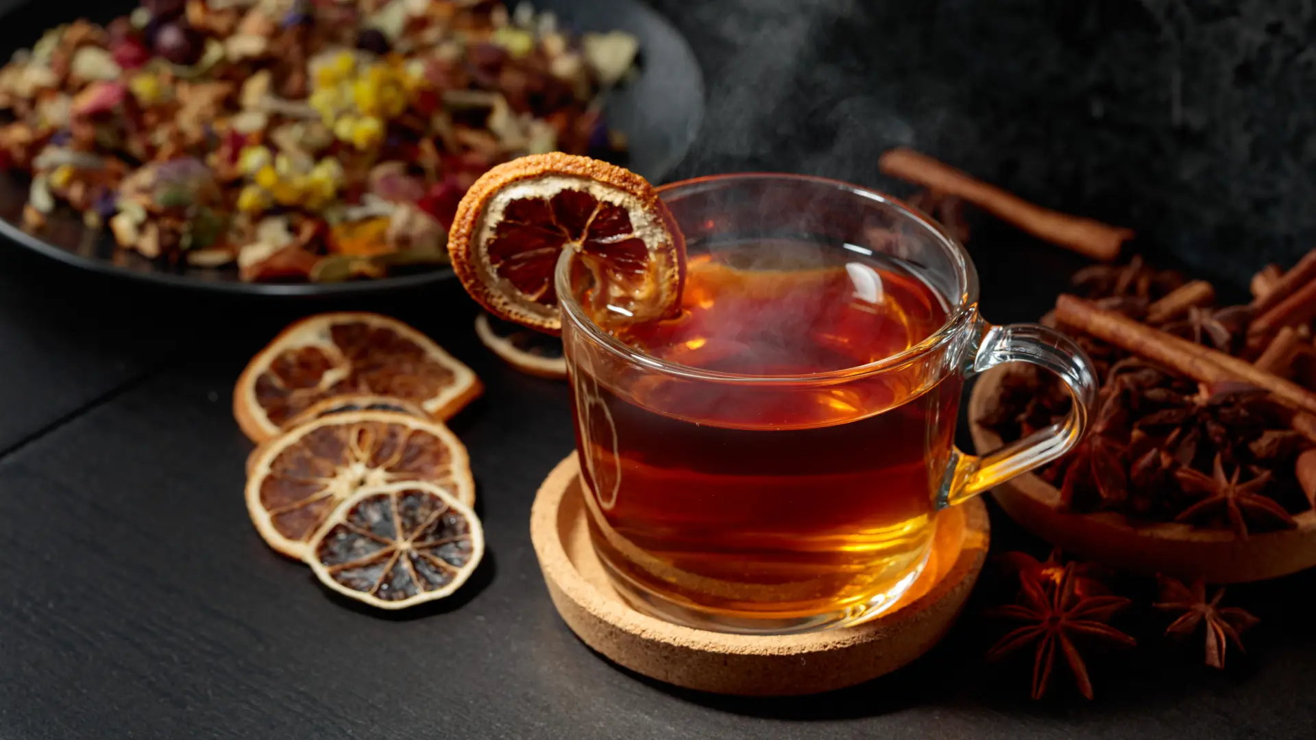 shutterstock_2573893515 čaj od cimeta cimet tea čaj-69772d23449cb.webp