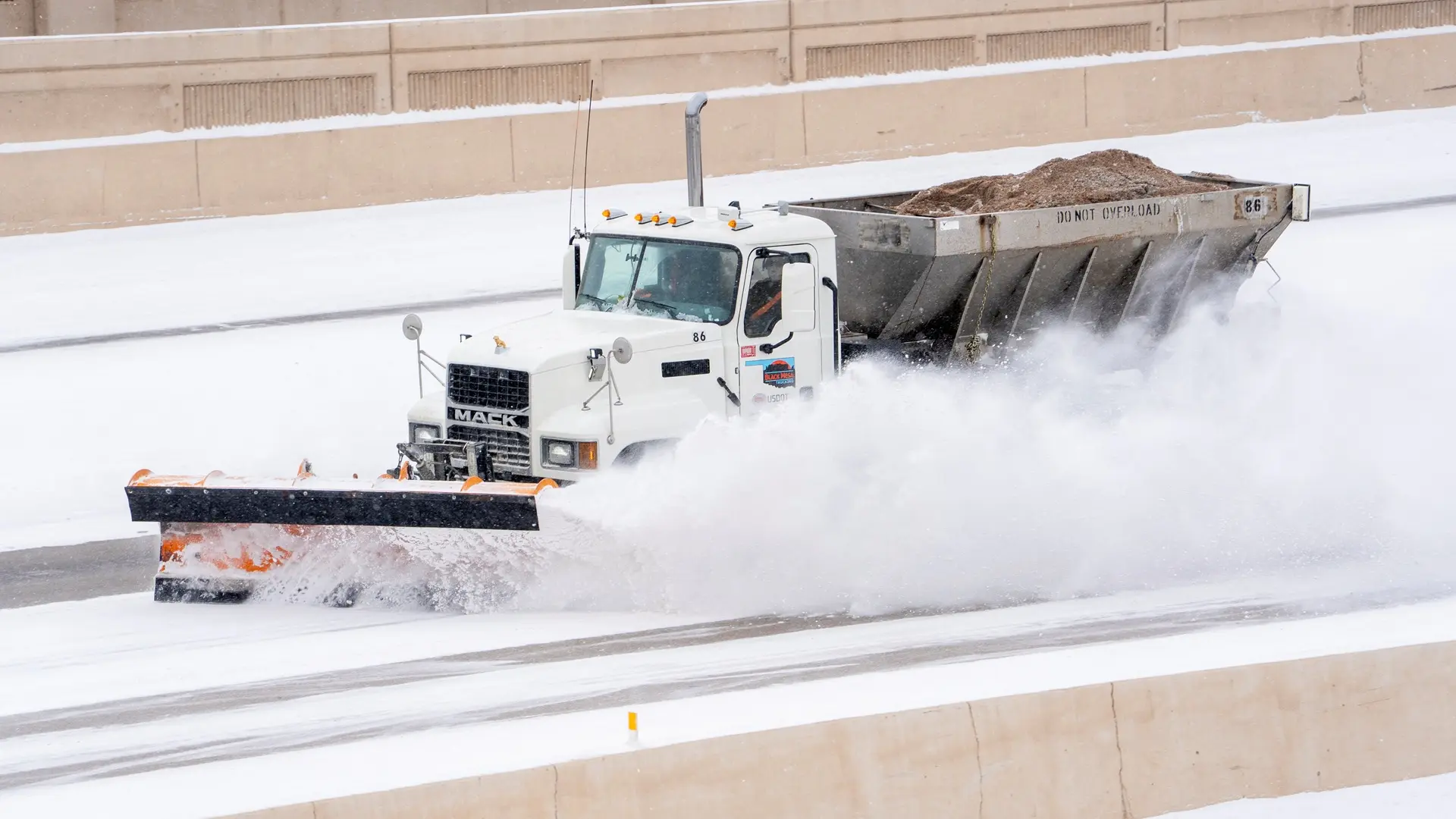 sneg, snežno nevreme, snežna oluja, snežne padavine u sad, 24 jan 2026 - Reuters - 2026-01-24T201438Z_1592948201_RC2T7JAKH2JW_RTRMADP_3_USA-WEATHER-6975eef345281.webp