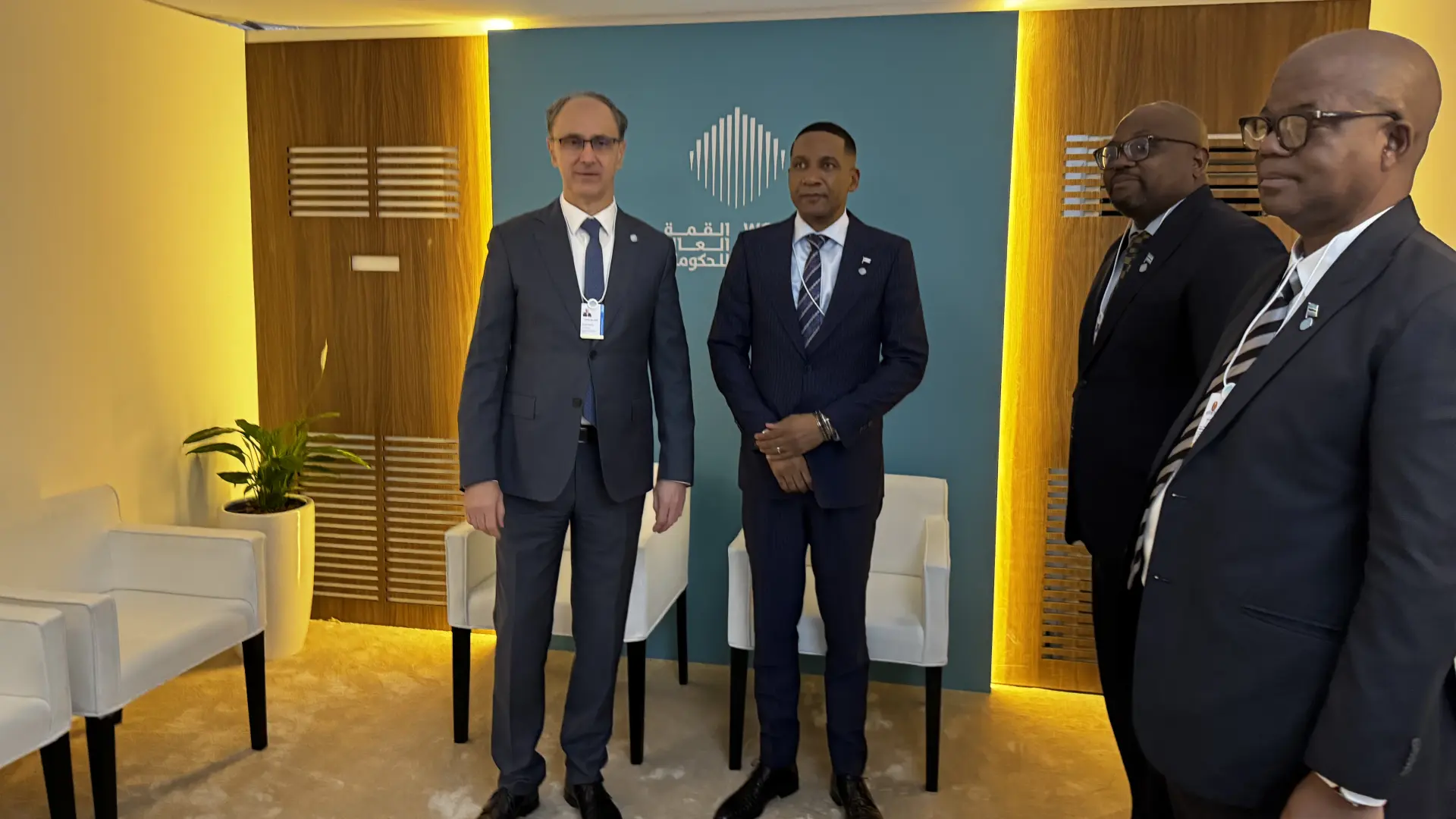 Đuro Macut Dumm Boko Svetski samit vlada Dubai (2)-6981b254e865f.webp