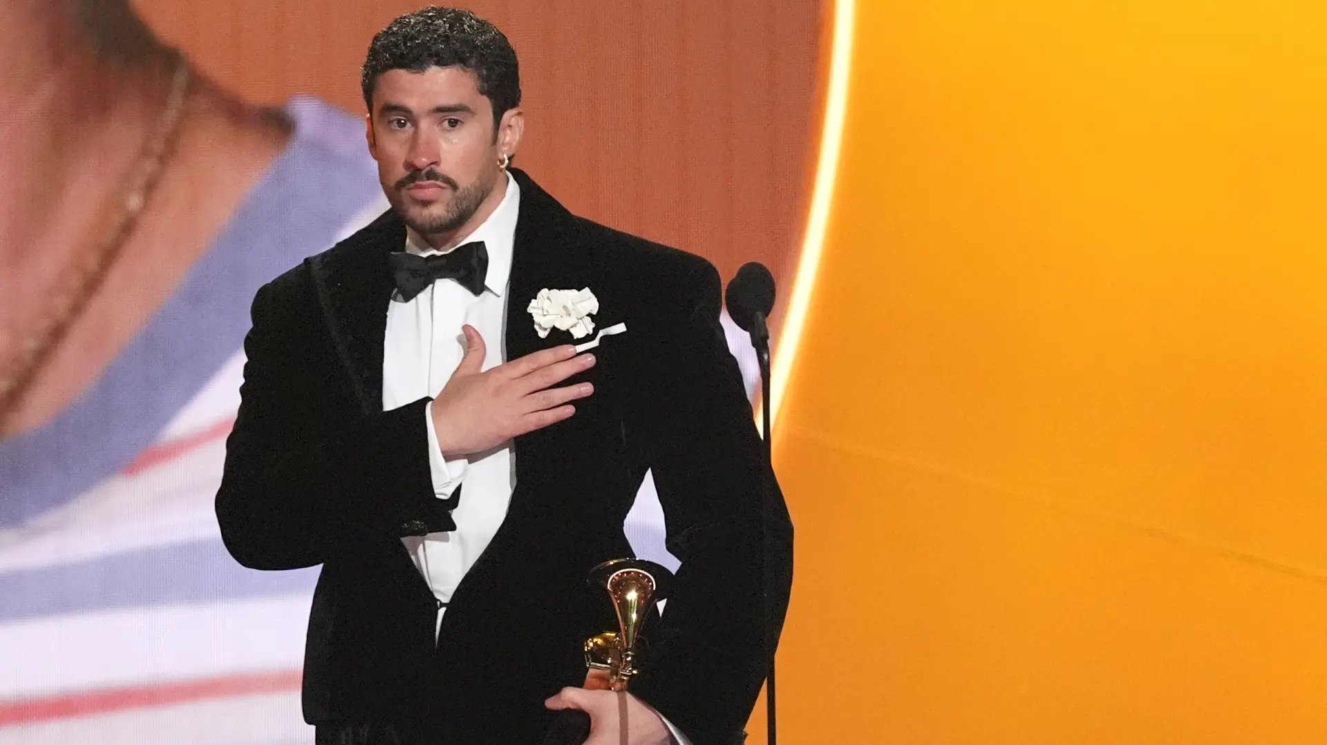 AP PhotoChris Pizzello bed bani bad bunny (2)-6980567bb6ba5.webp