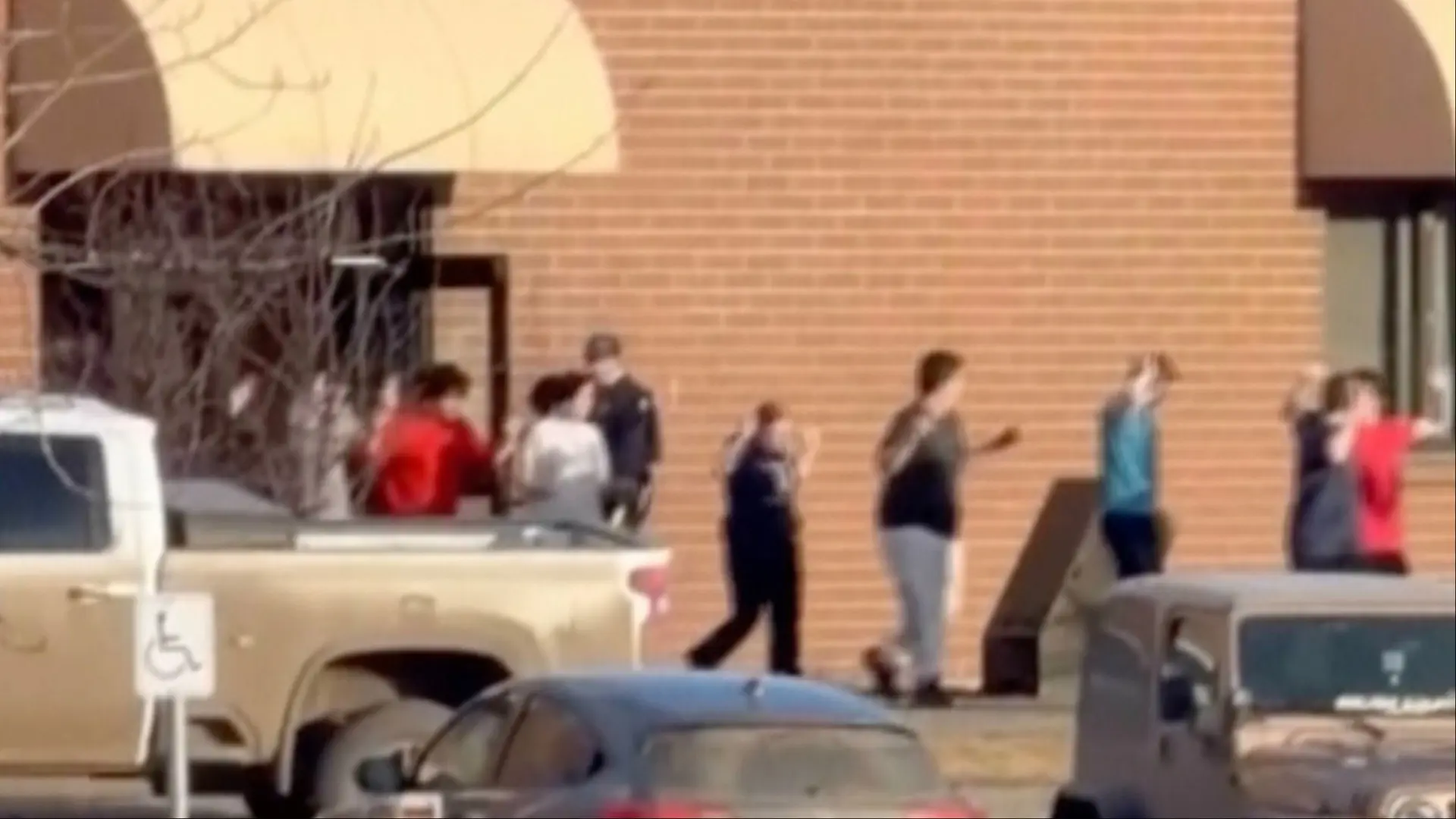 AP, Kanada, Britanska Kolumbija, pucnjava u školi u Kanadi (2)-698c5e48dd4e0.webp