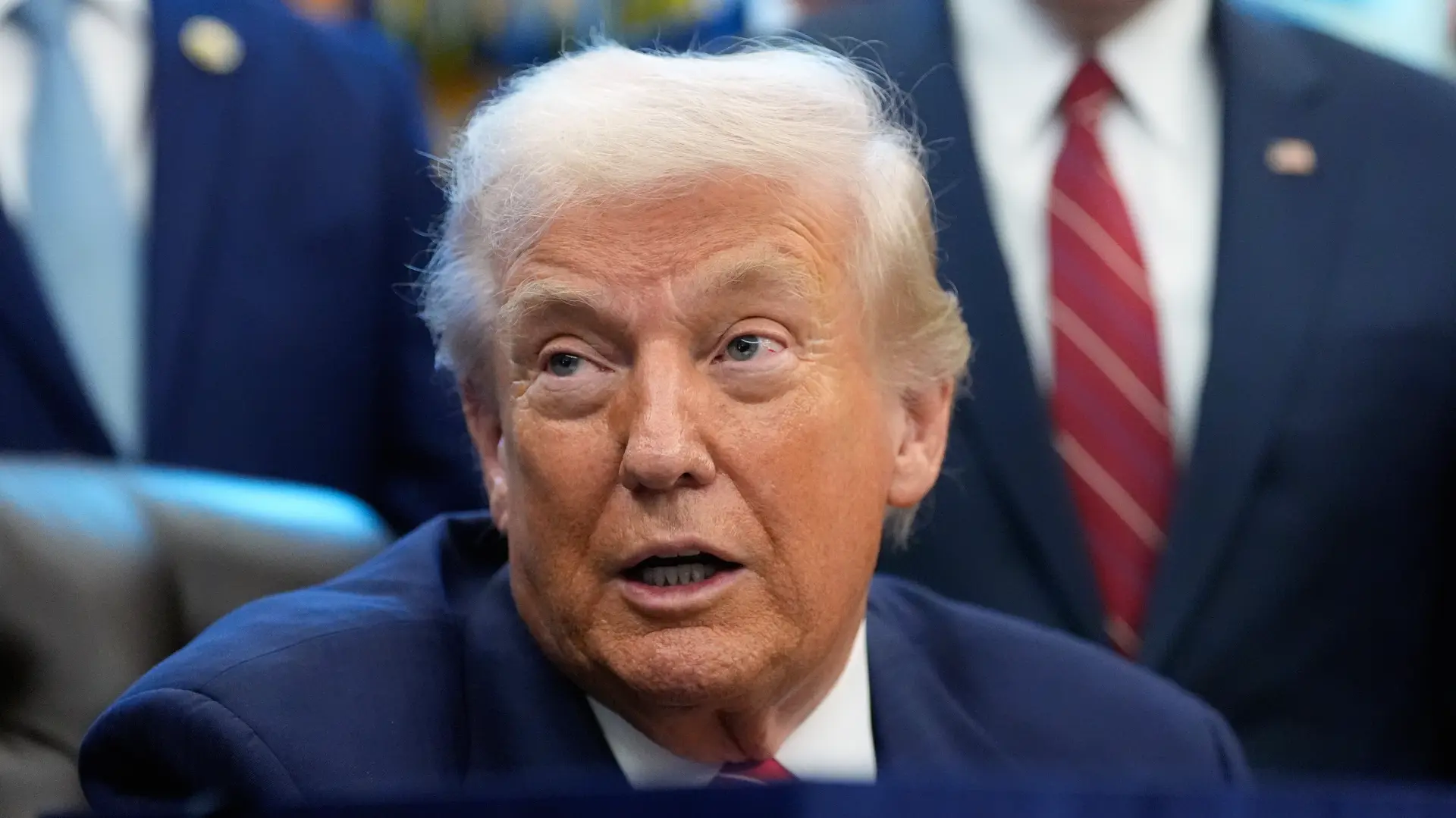 Donald Tramp-6982f29ec5a96.webp