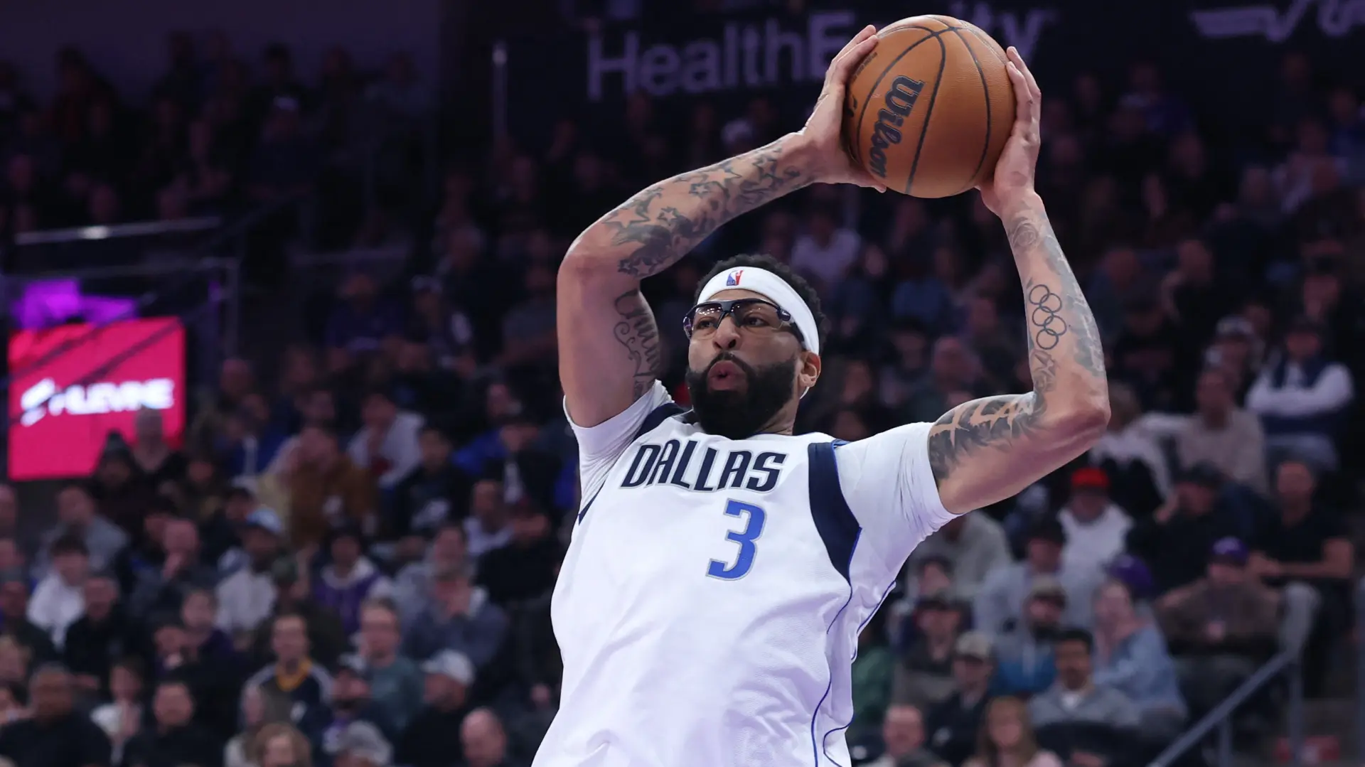 Entoni Dejvis-6987058b84b3f.webp