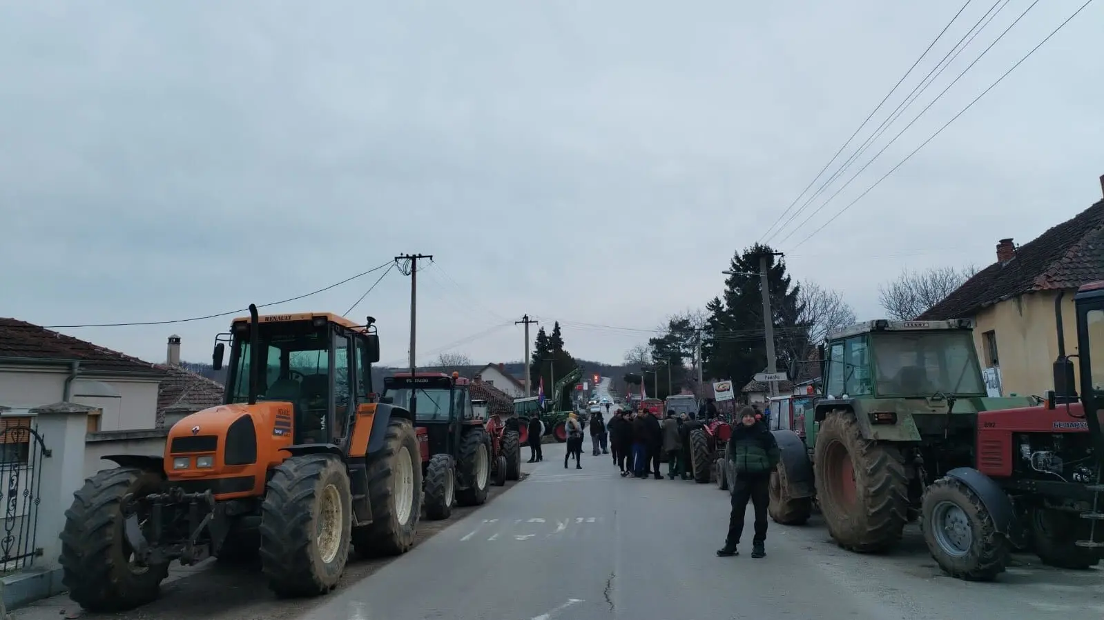 Protest poljoprivredika i mlekara, selo Bare, opština Kragujevac (3)-69941c7056a39.webp