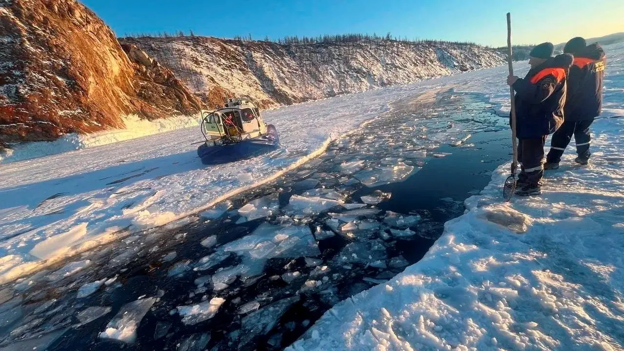 REUTERS, nesreća Balkajsko jezero, auto propao kroz led u Bajkalskom jezeru-699889273d69e.webp
