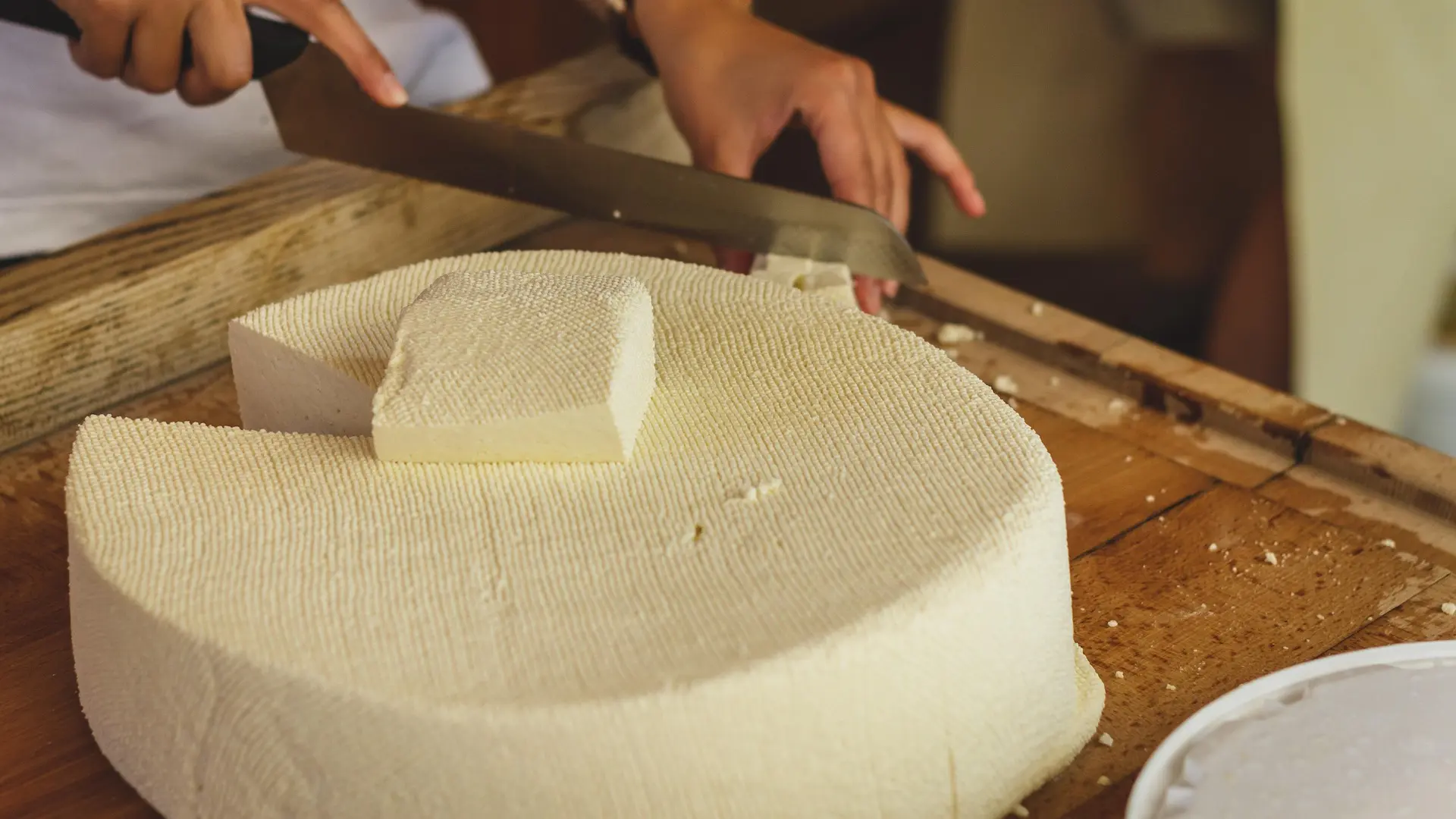 Sir hrana sirenje jedenje sira-698ce6f2a02e7.webp