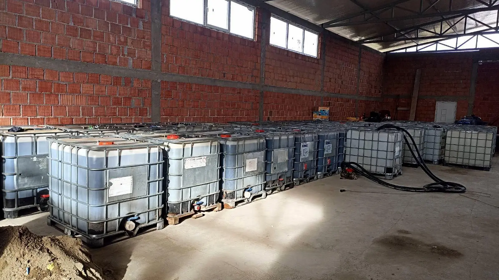 TANJUG, zaplena naftnih derivata hangar Beograd-6997777027c00.webp