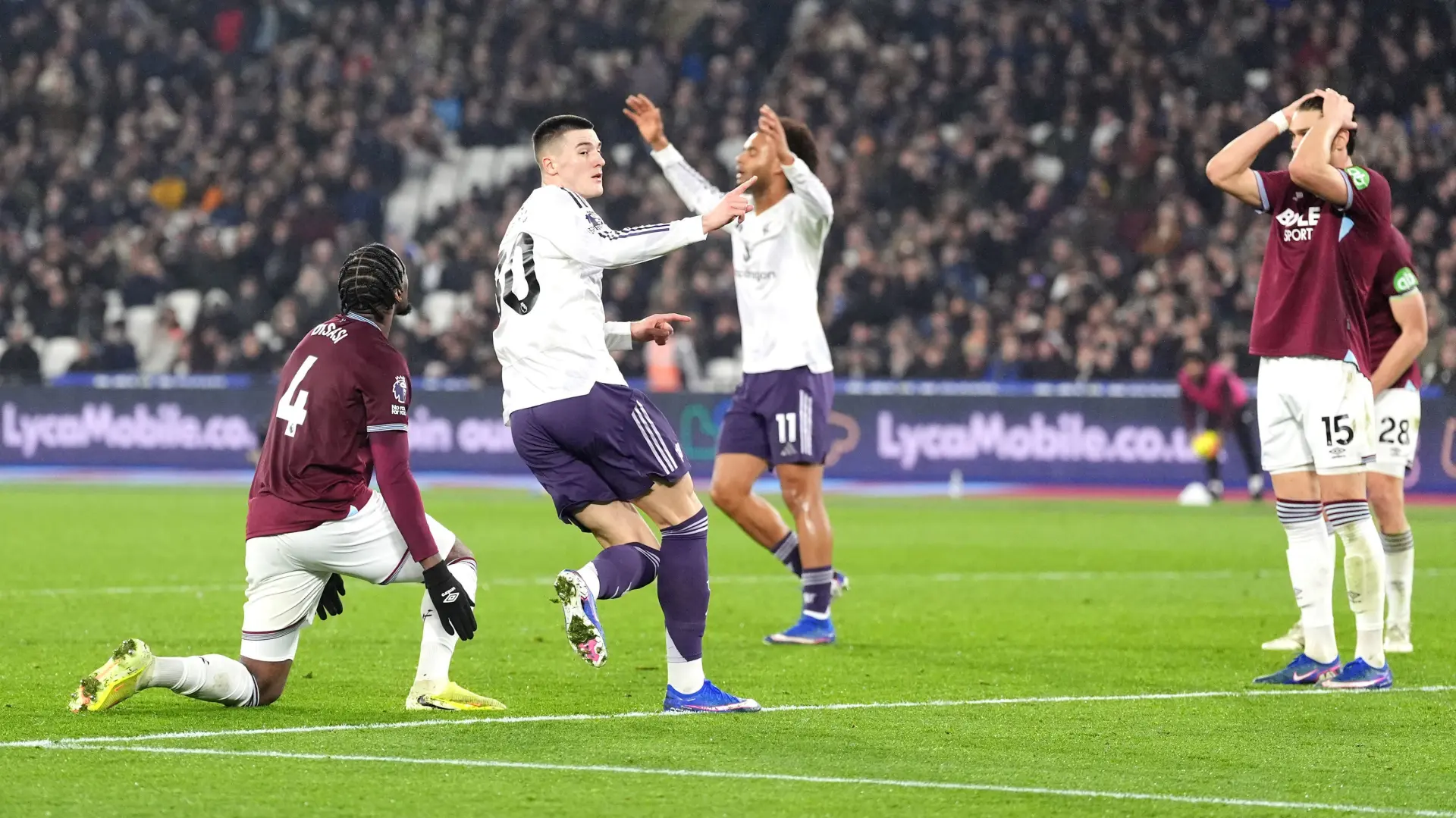 Tan2026-02-1023321997_3 vest hem mancester junajted Adam DavyPA via AP-698c30965c14a.webp