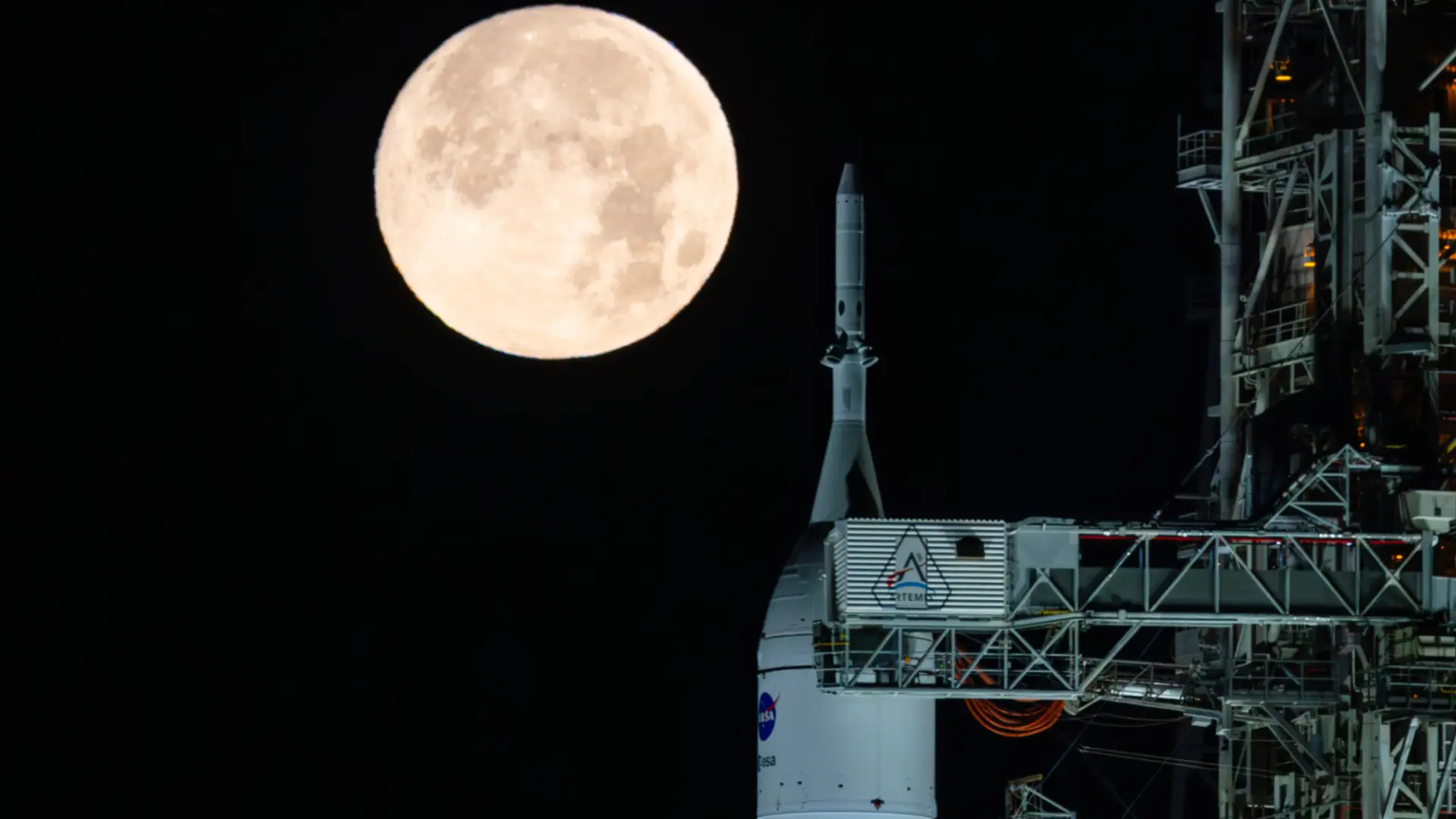 Tan2026-02-1721194585_6 artemis II Sam LottNASA via AP-699856658ffa1.webp