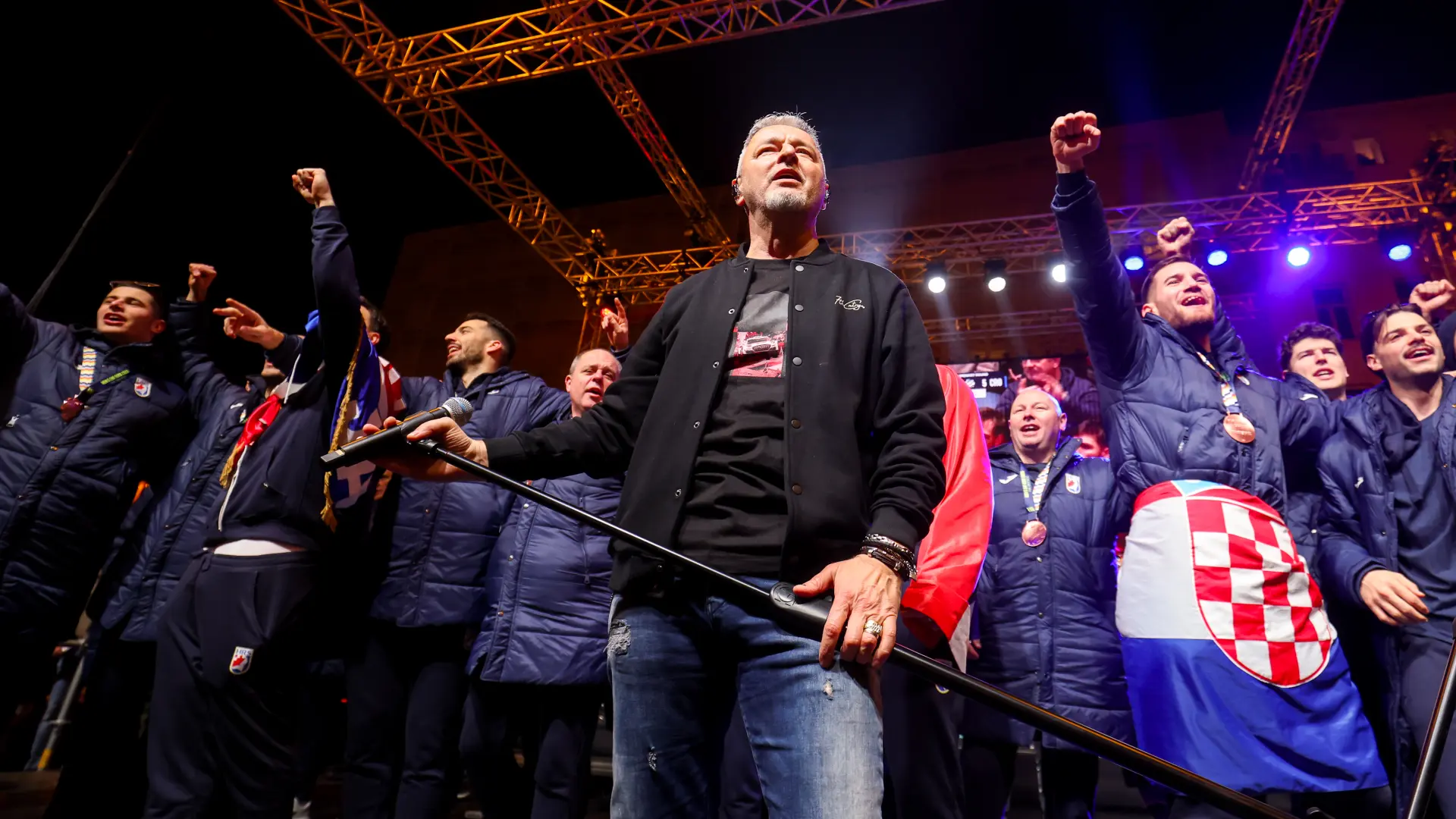 Zagreb doček rukometaša uz Tompsona (9)-698102f46511f.webp