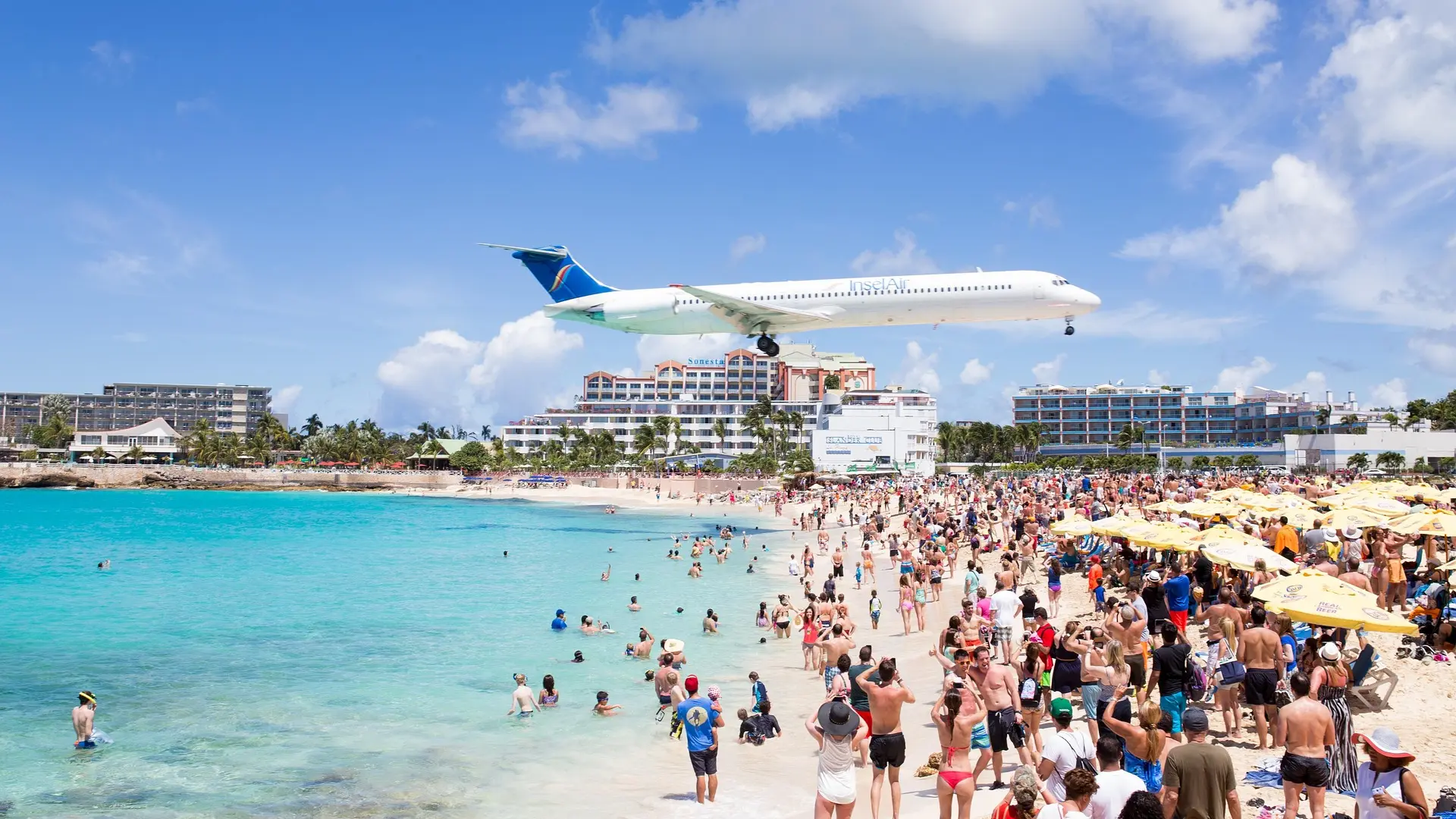 avion plaža Pixabay-698b5369cda66.webp