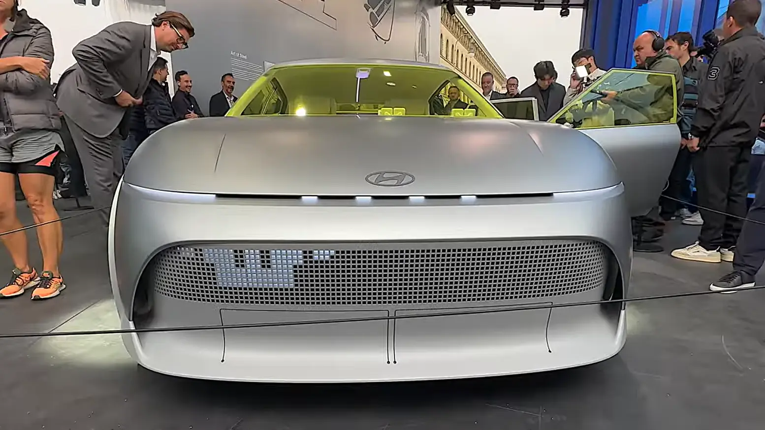 hyundai ioniq 3 - Printscreen Youtube CarSceneKorea-698b13ec3e5f8.webp