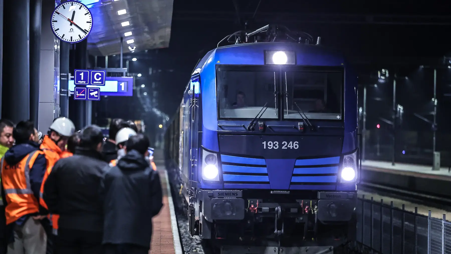 mađarski brzi voz MAV Profimedia-69a179e680f9f.webp