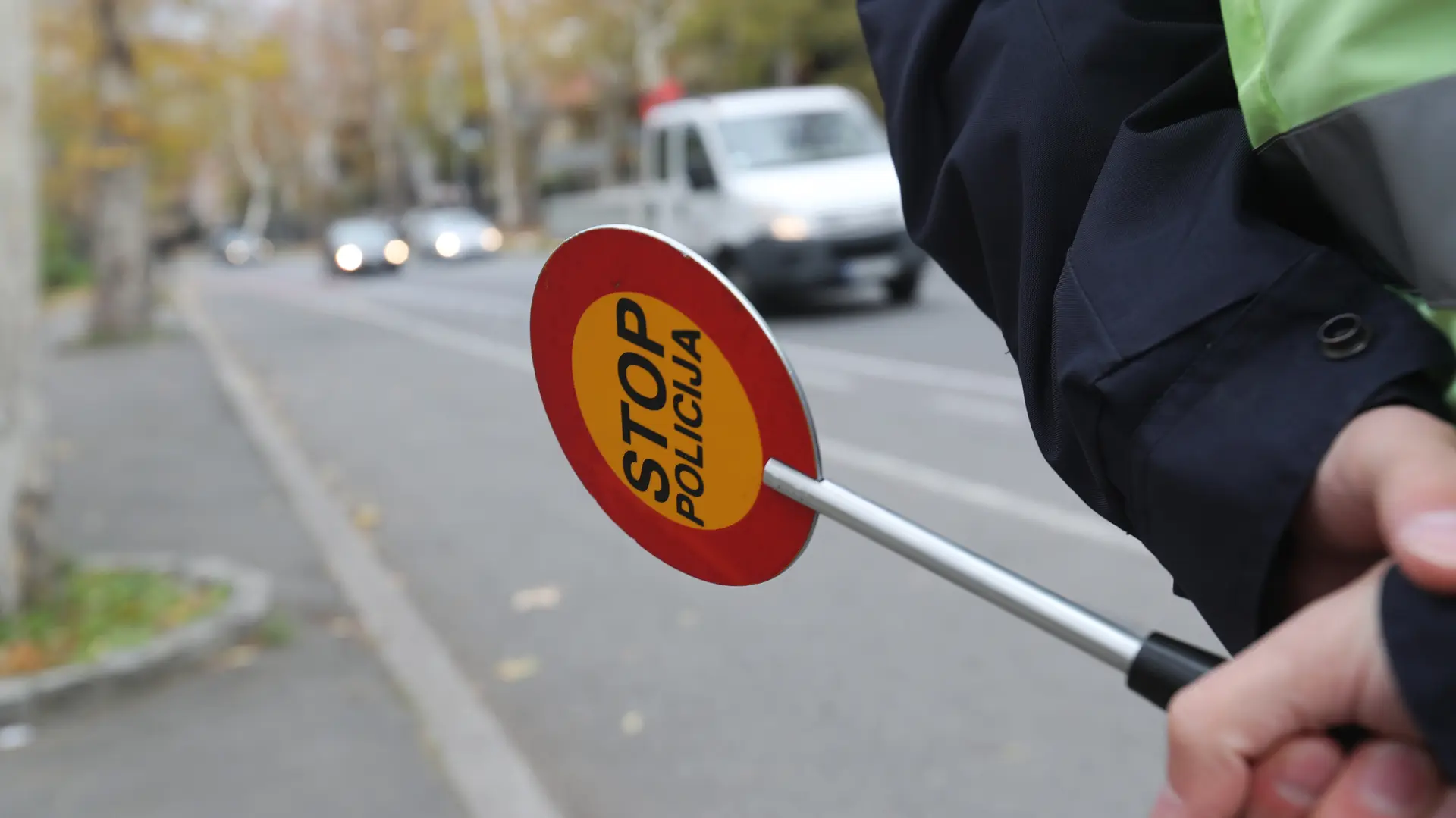 shutterstock, saobraćajna policija, stop policija, vozači, kontrola saobraćaja-698c752a16e17.webp