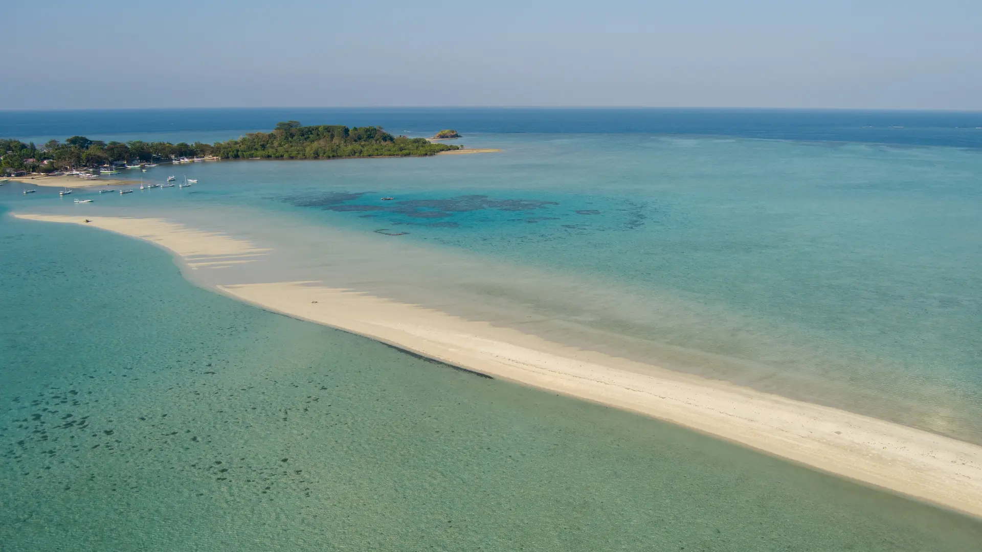 shutterstock_2374231473 Bawean ostrvo žena-698765cf3cfbd.webp