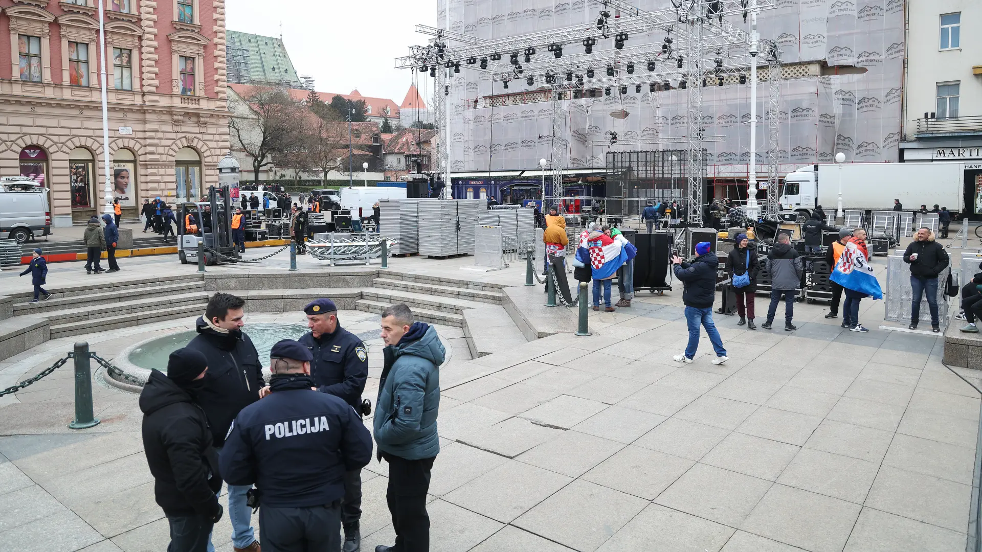 trg bana jelačića, pripreme za doček hrvatskih rukometaša, hrvatska policija - 2 feb 2026 - Matija Habljak PIXSELL-6980d6566d6c5.webp
