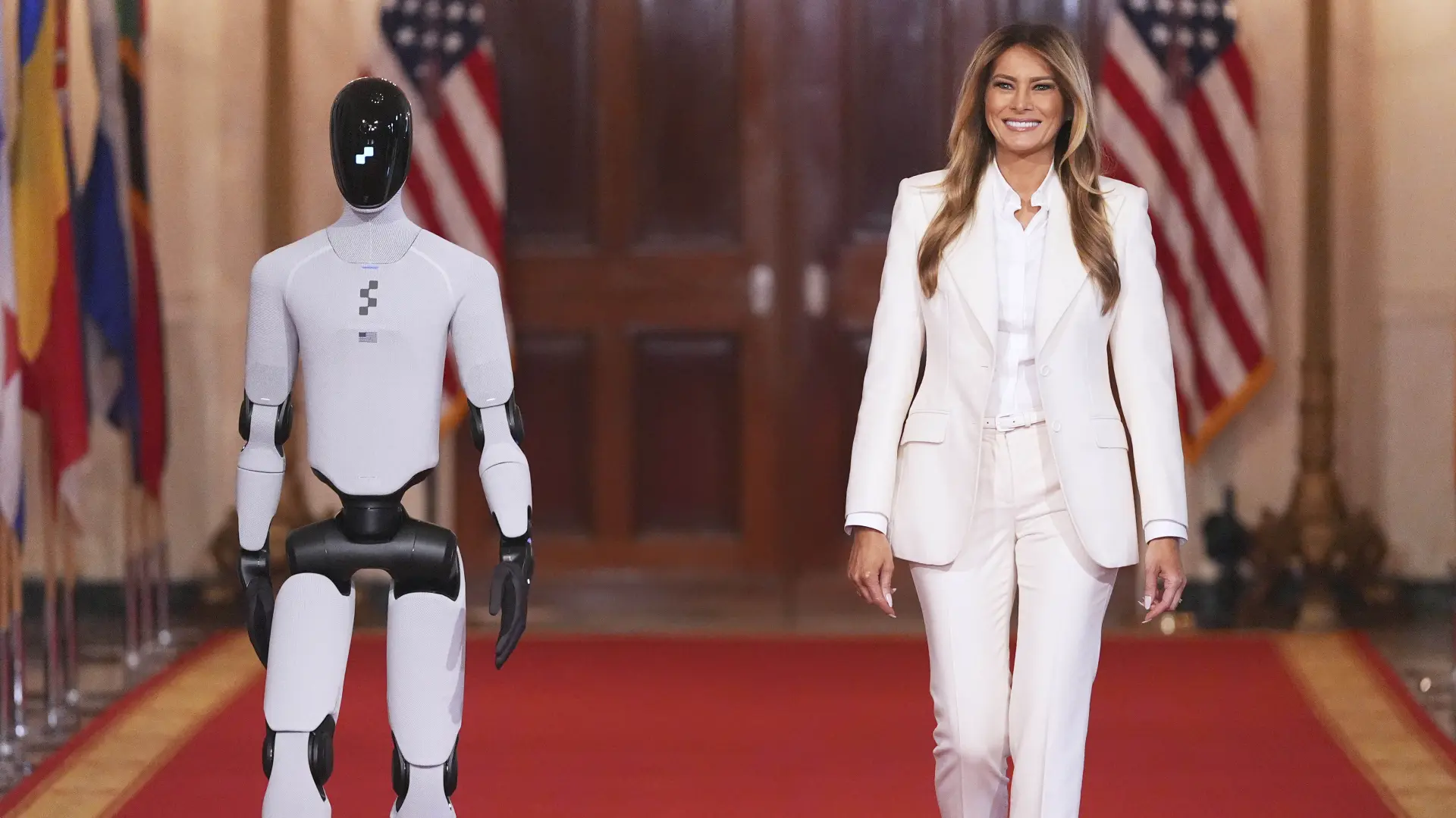 AP PhotoJacquelyn Martin melanija tramp robot 2-69c67ee73eb52.webp