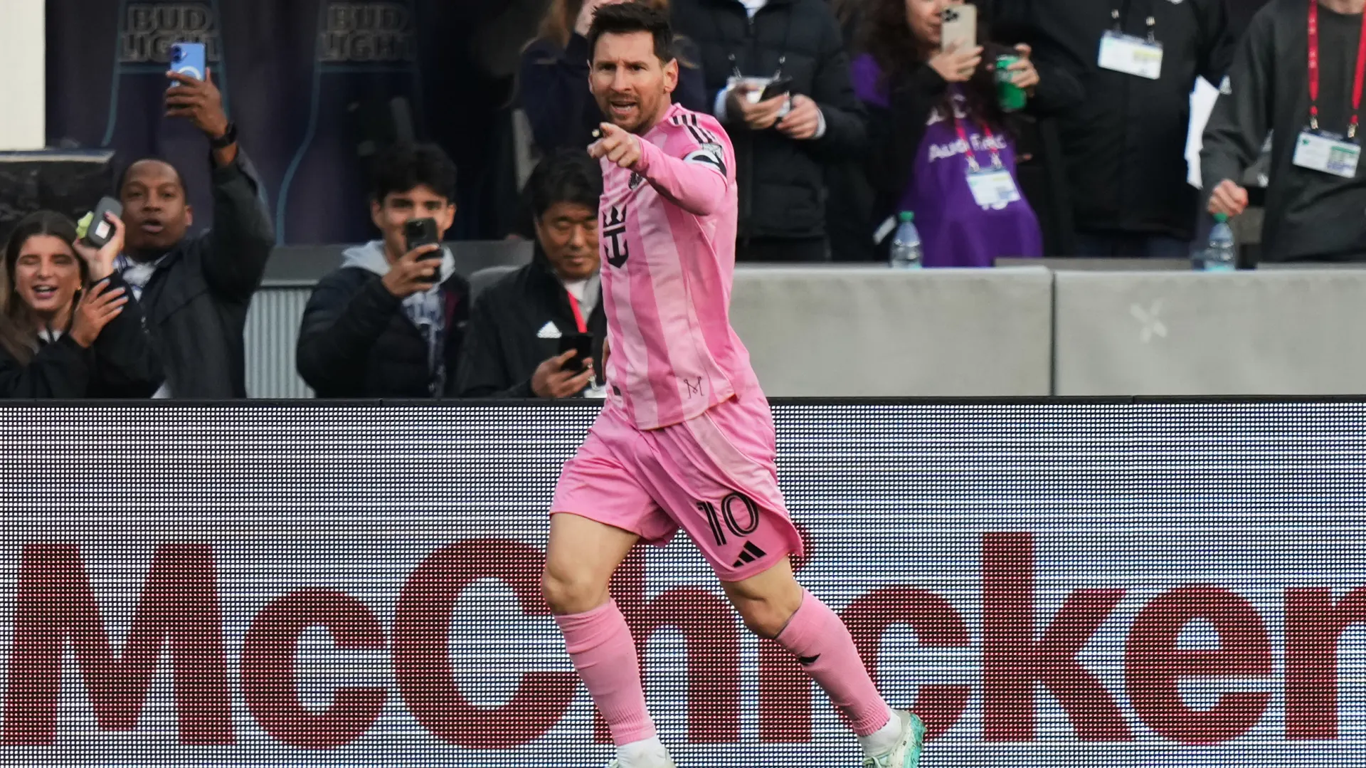 AP, Lionel Mesi-69bbc2791b50f.webp