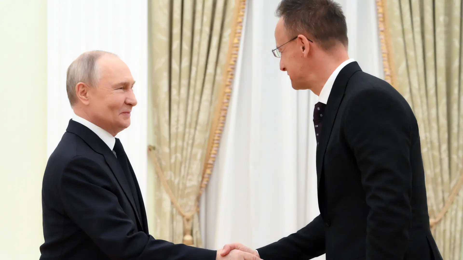 AP, Peter Sijarto, Vladimir Putin-69a862d5d5112.webp