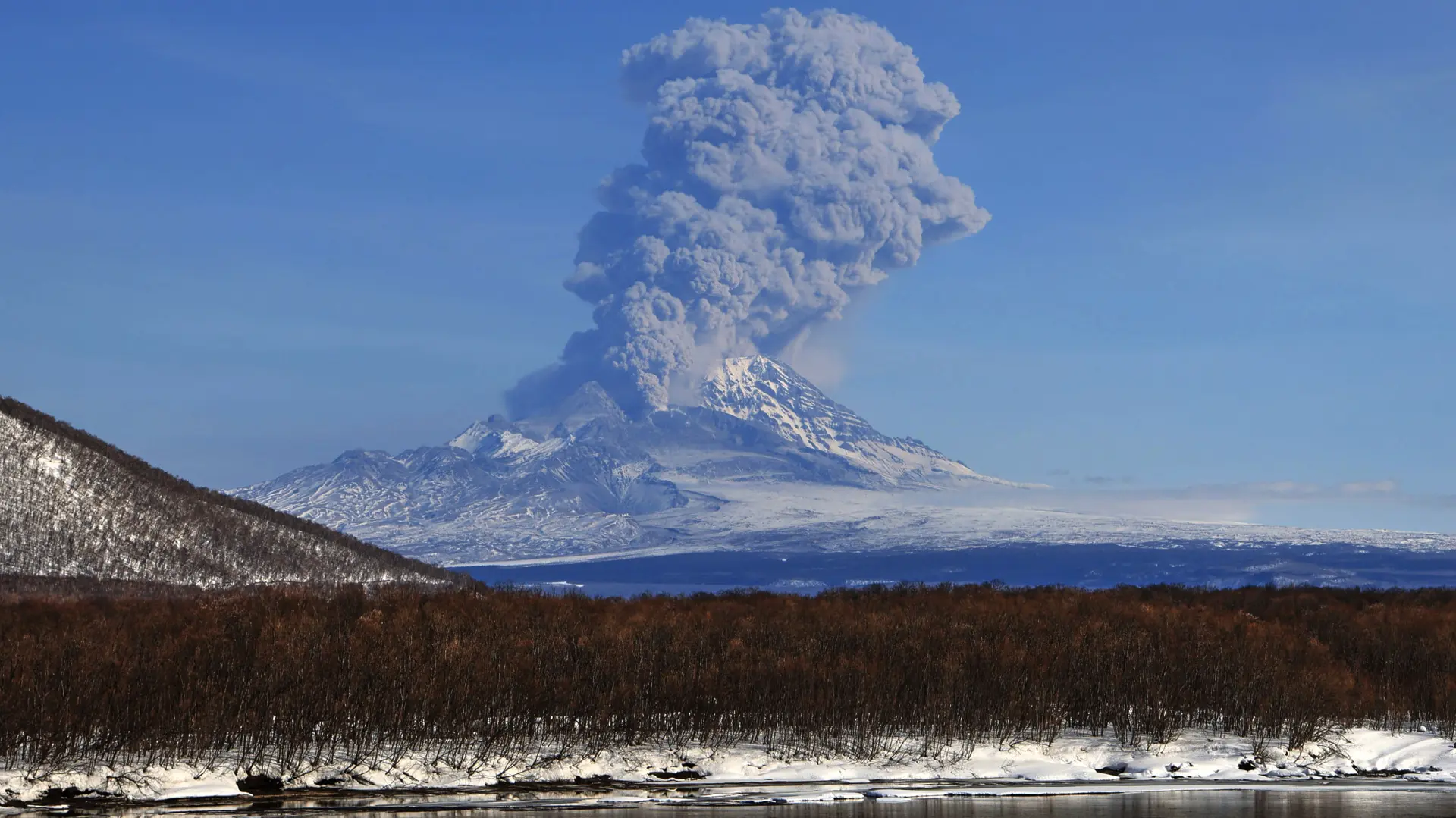 AP, Vulkan Šiveluč Kamčatka-69bb9fa3b215b.webp