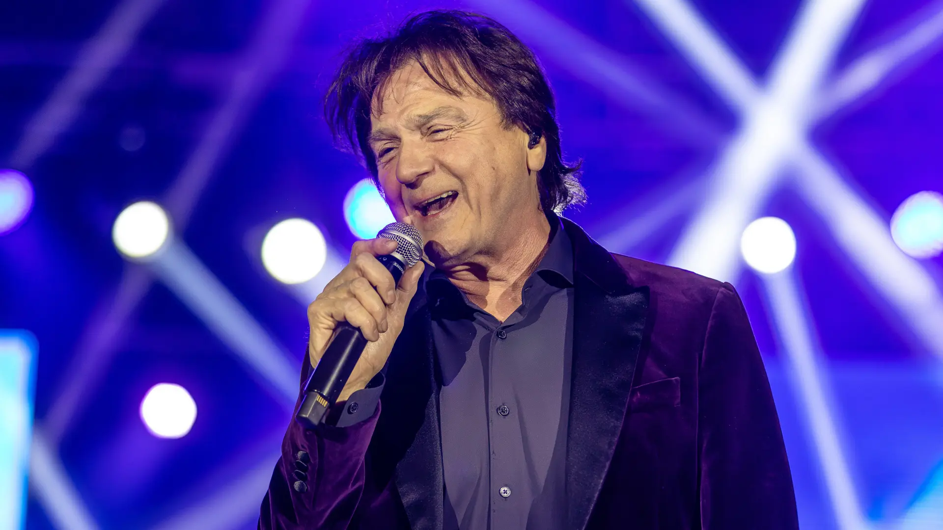 Davor JavorovicPIXSELL zdravko čolić-69c7b35e66273.webp