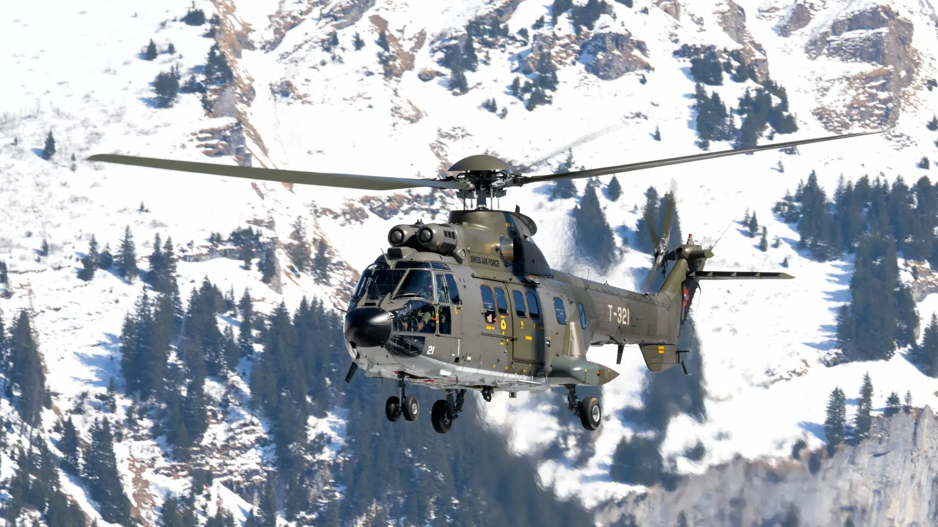 Helikopter Švajcarska gondola REUTERS Romina Amato-69bab6198d09c.webp