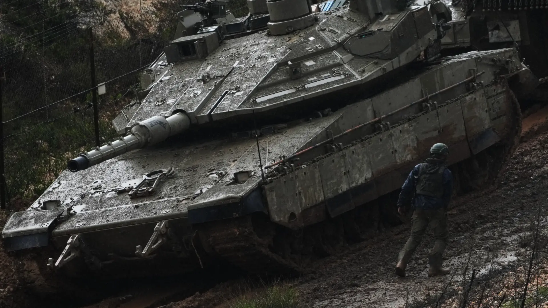 Izraelski vojnik tenk izraelska vojska IDF Liban Tanjug AP PhotoAriel Schalit-69bf9cd7a026f.webp