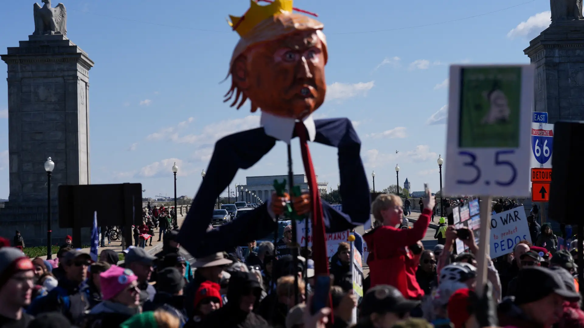 Protesti protiv Trampa SAD REUTERSLeah Millis-69c7ed559d4fc.webp