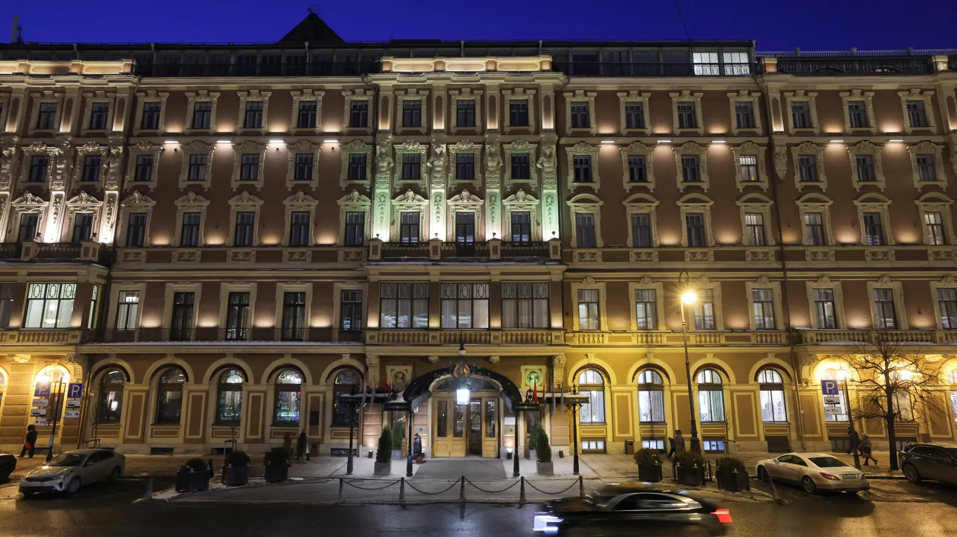 Rusija Sankt Peterburg grand hotel-69a41c03f1547.webp