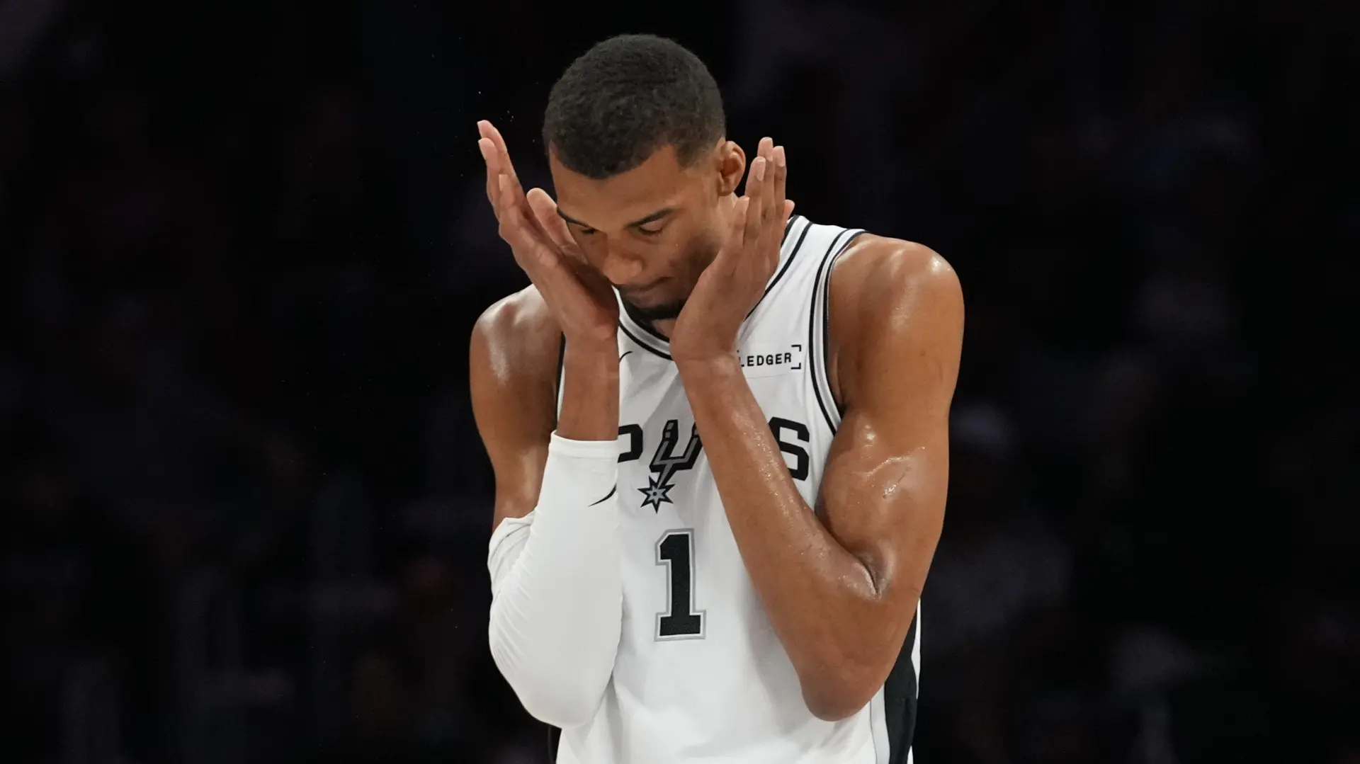 Viktor Vembanjama Tanjug AP Photo Lynne Sladky-69c25e12475bb.webp