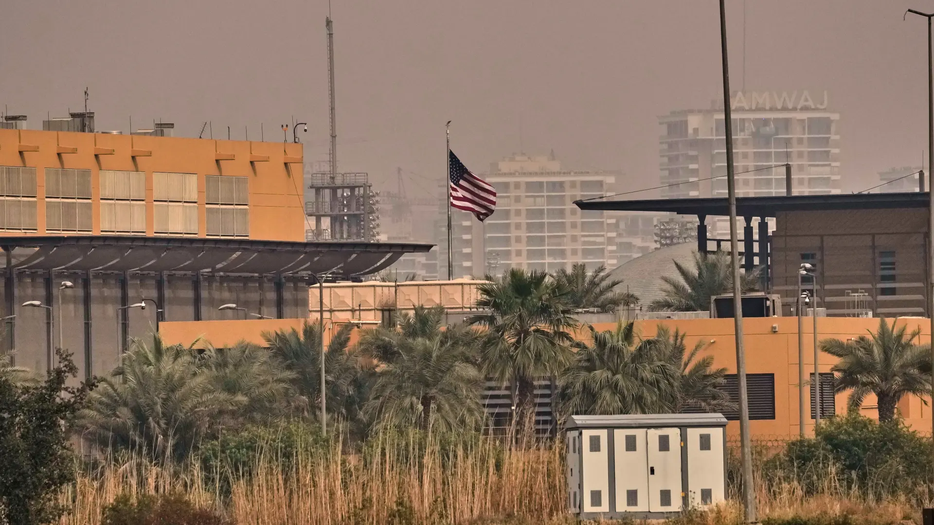 američka ambasada bagdad irak pogođena raketom (3)-69b53533d0a63.webp
