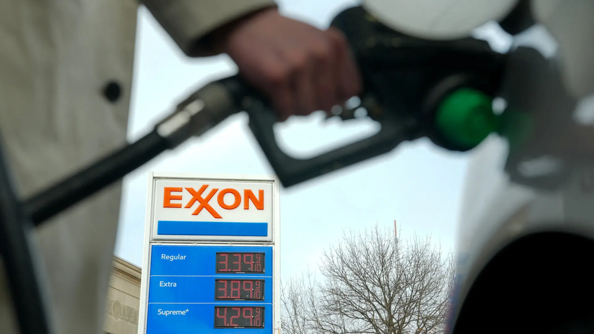 benzinska stanica sad REUTERS Ken Cedeno-69baafa6d40eb.webp