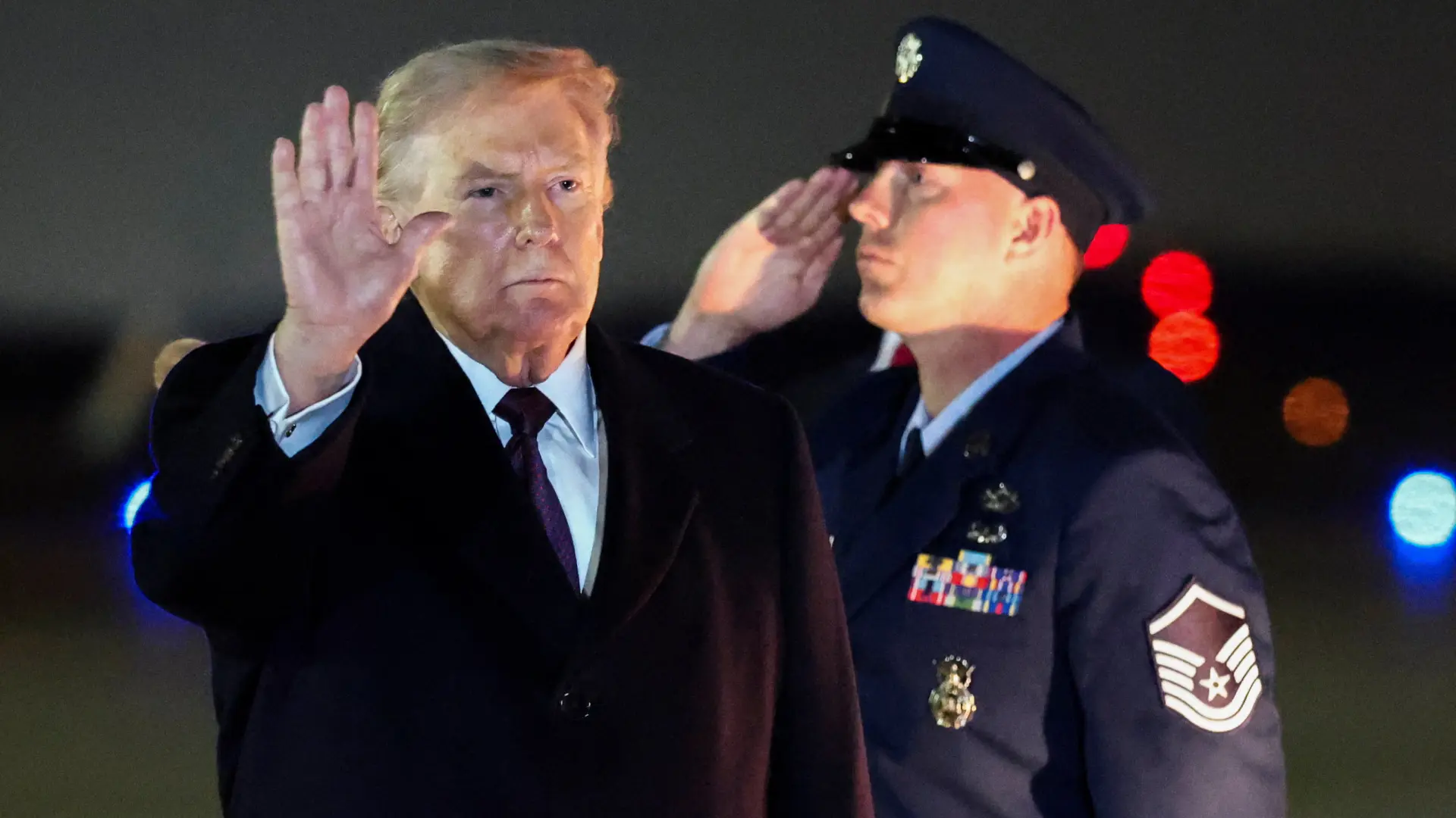 donald tramp reuters (3)-69b7ac8f8bf50.webp