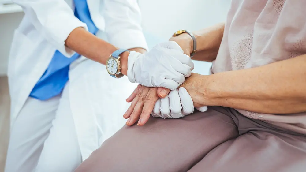 lekar, kontrola kod lekara, doktor, parkinsonova bolest-69b11f0327a7e.webp